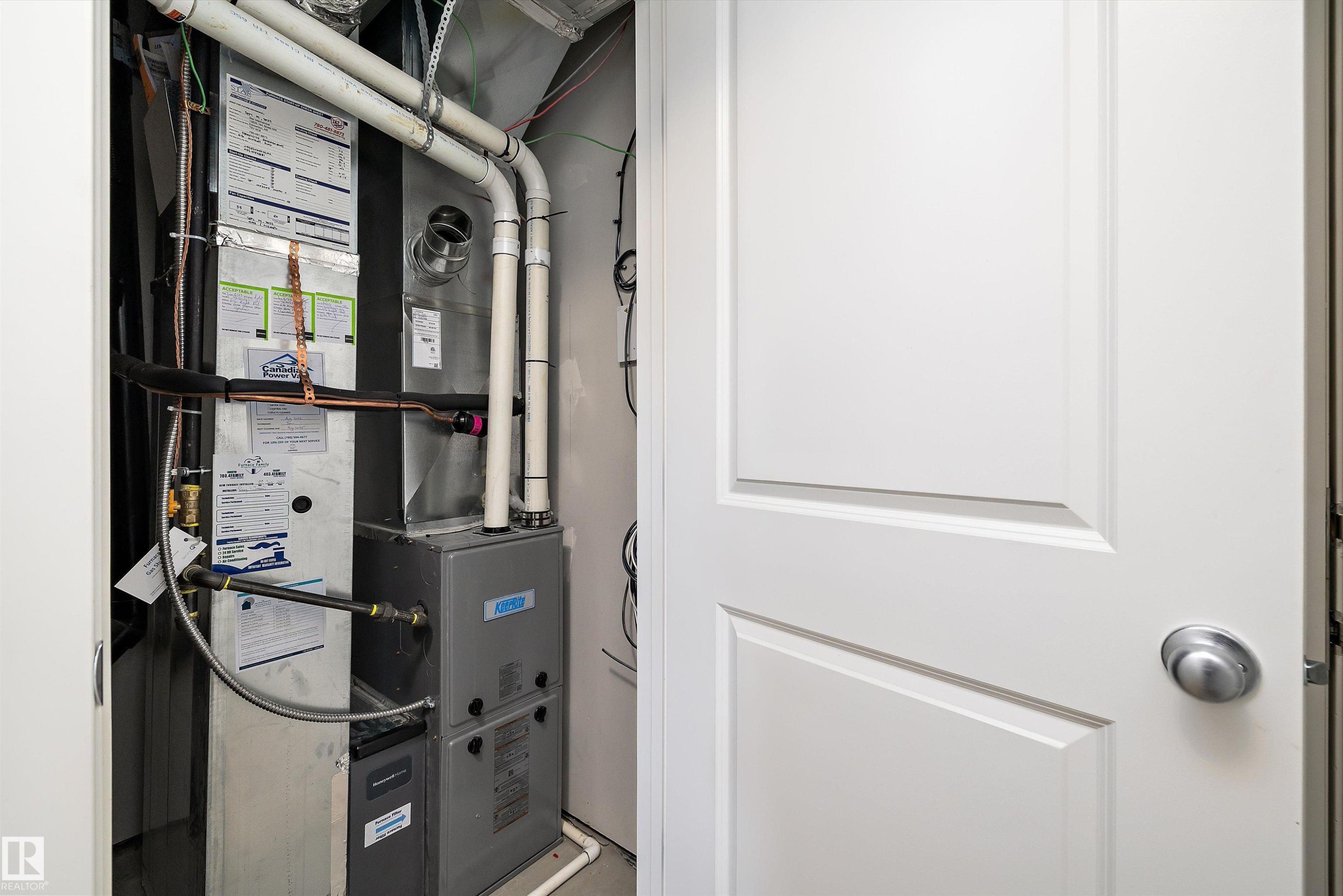 616 Kinglet Boulevard, Edmonton, AB - Indoor Photo Showing Basement