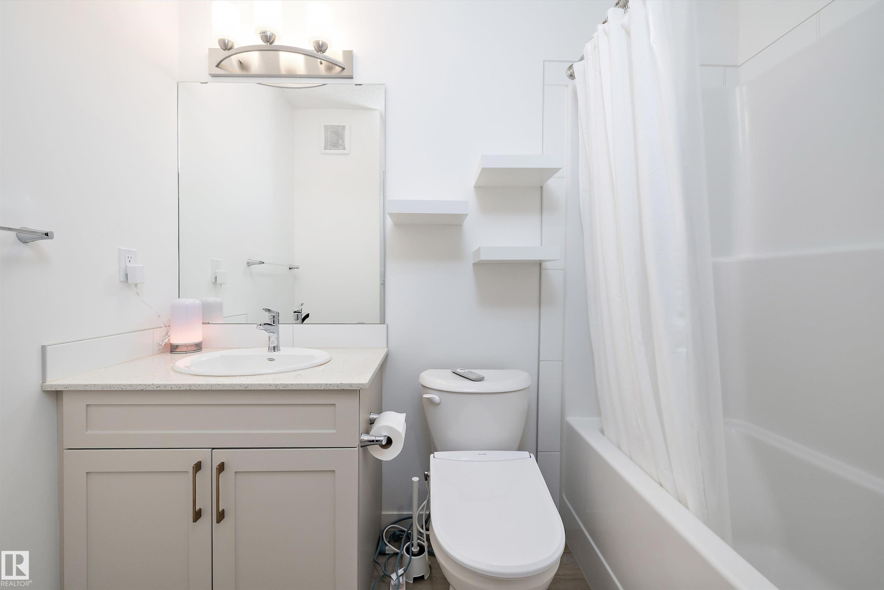 616 Kinglet Boulevard, Edmonton, AB - Indoor Photo Showing Bathroom