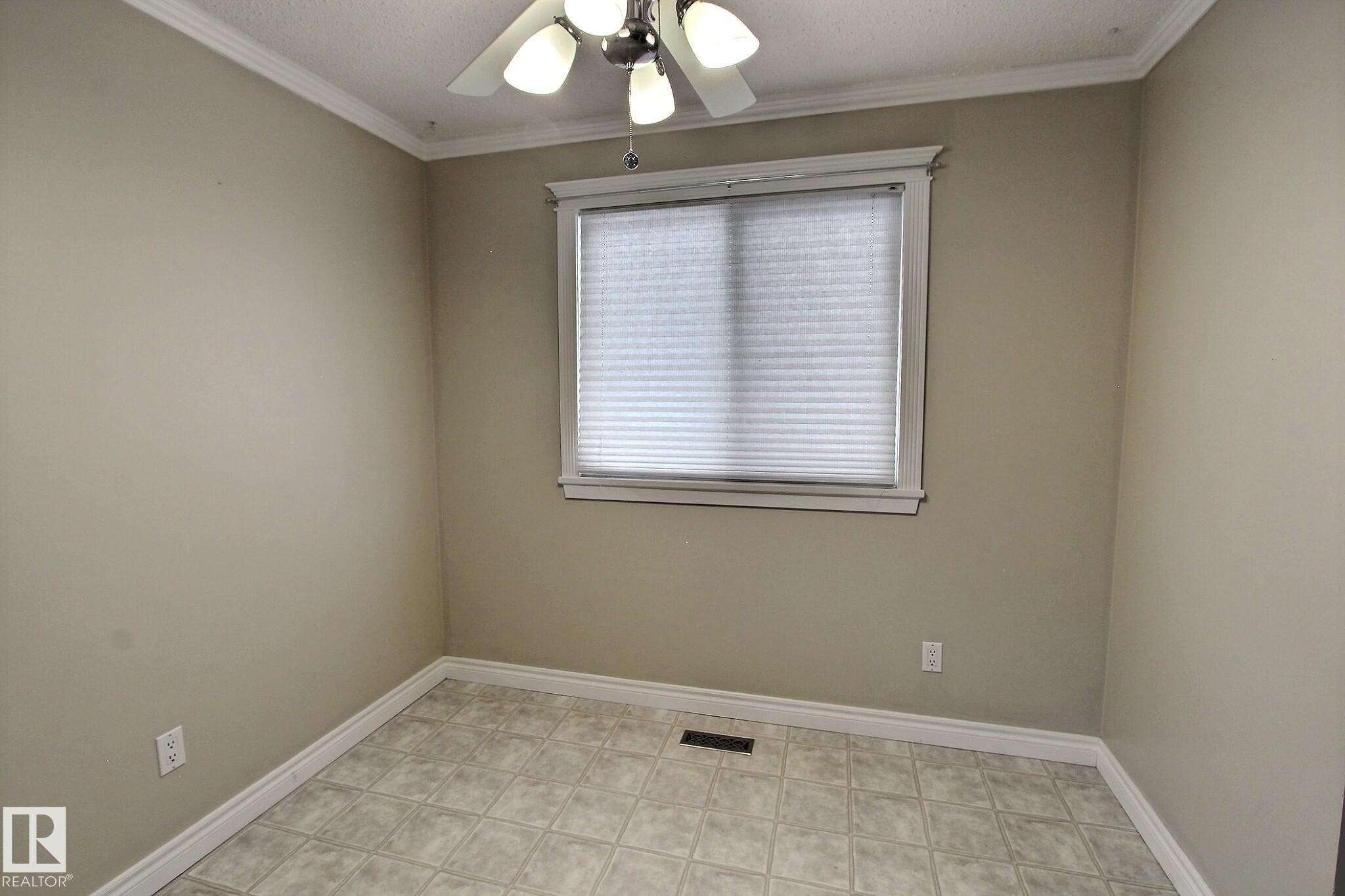 4417 44 Street, Stony Plain, AB - Indoor Photo Showing Other Room