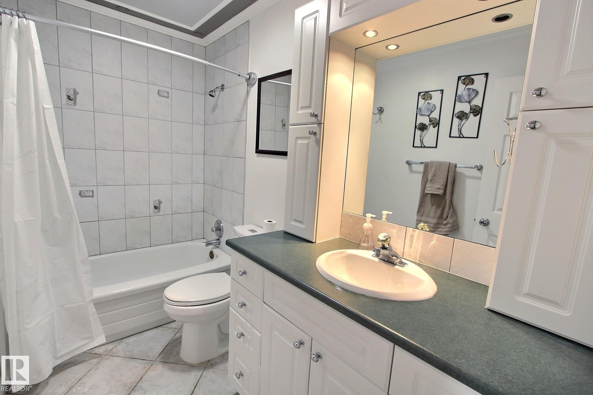 4417 44 Street, Stony Plain, AB - Indoor Photo Showing Bathroom