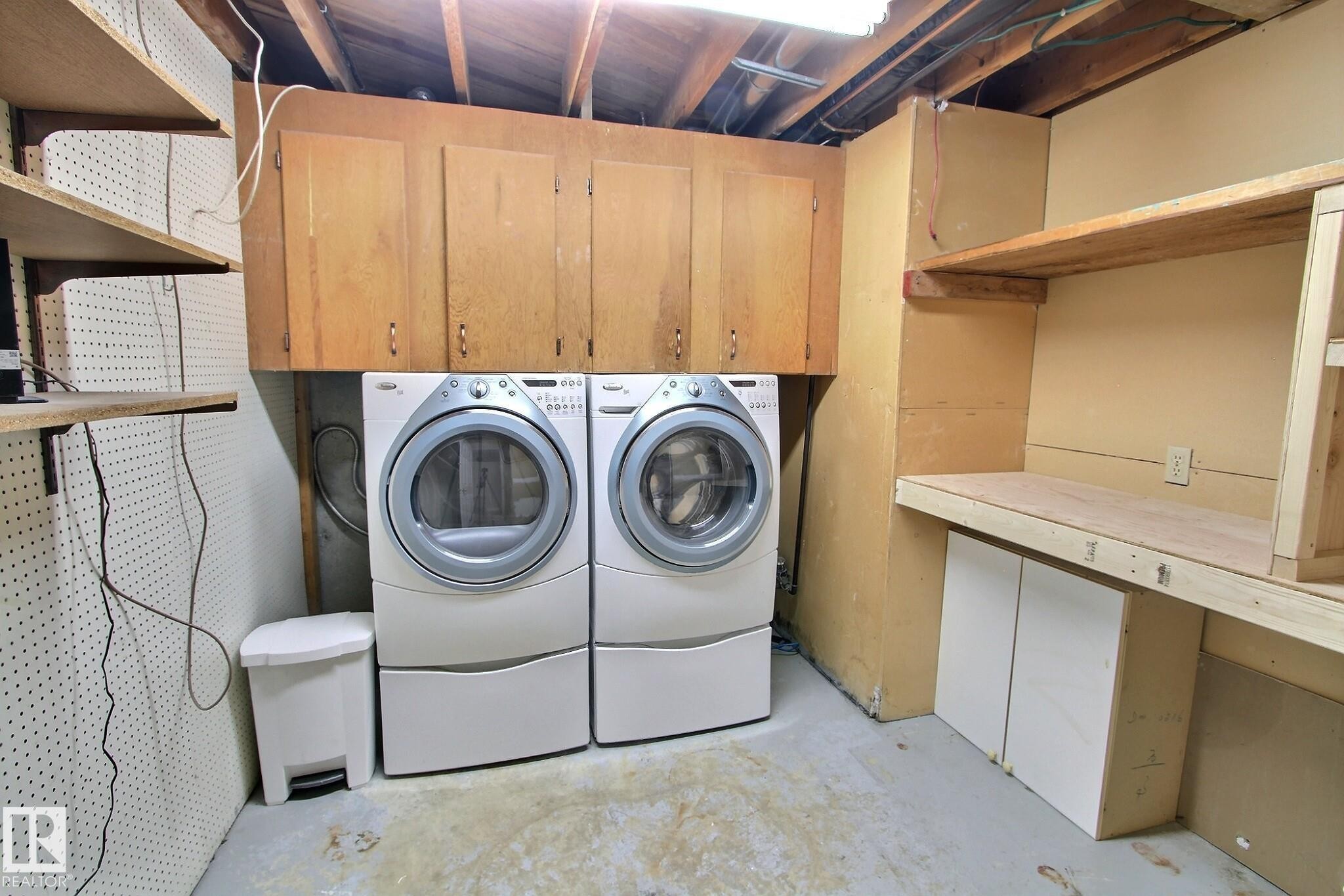 4417 44 Street, Stony Plain, AB - Indoor Photo Showing Laundry Room