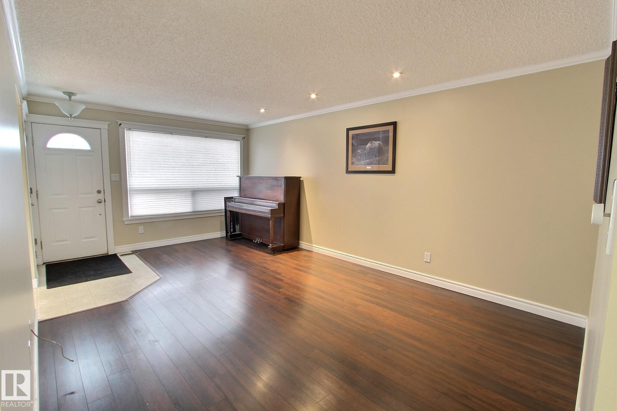 4417 44 Street, Stony Plain, AB - Indoor