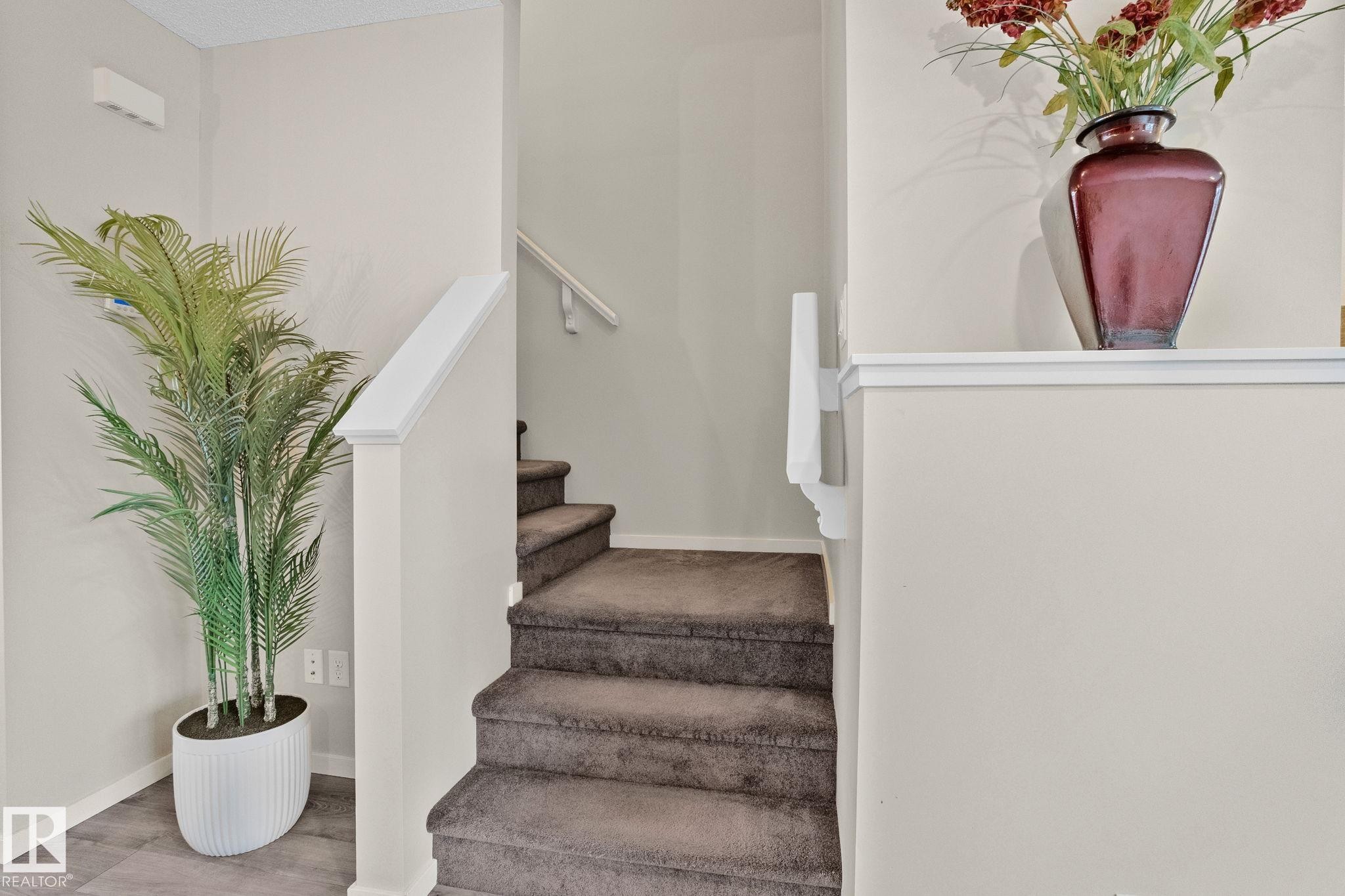 2830 18A Avenue, Edmonton, AB - Indoor Photo Showing Other Room