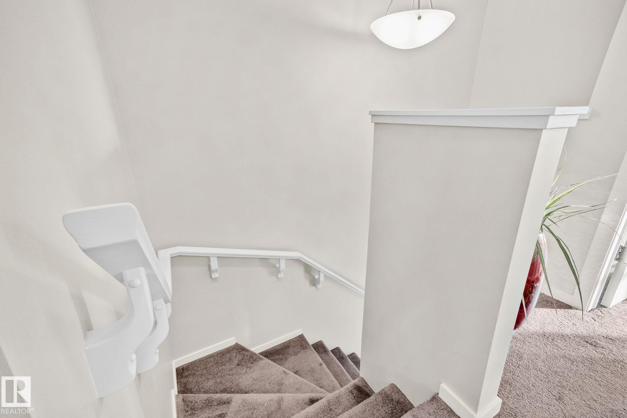 2830 18A Avenue, Edmonton, AB - Indoor Photo Showing Other Room