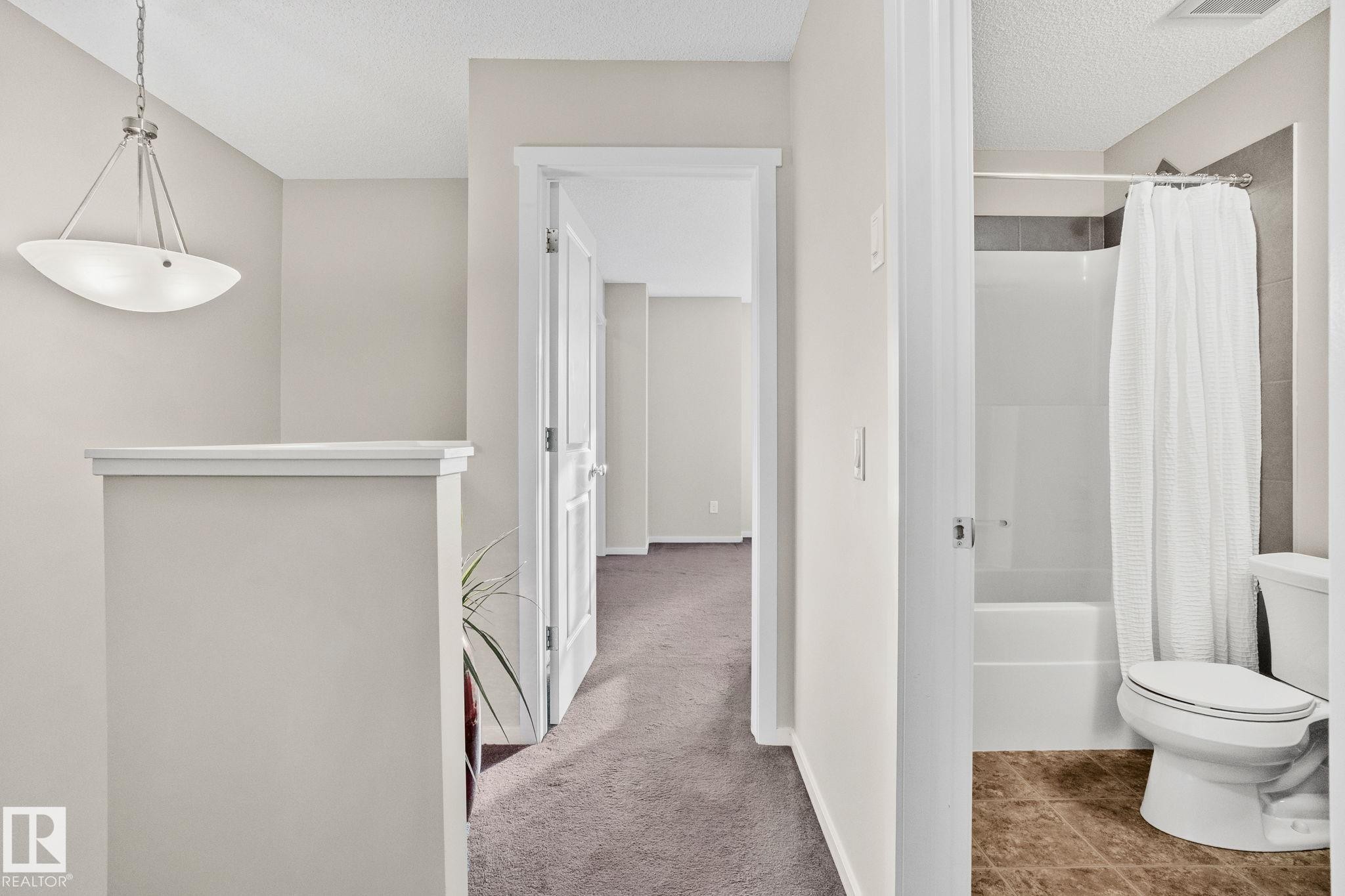 2830 18A Avenue, Edmonton, AB - Indoor Photo Showing Bathroom