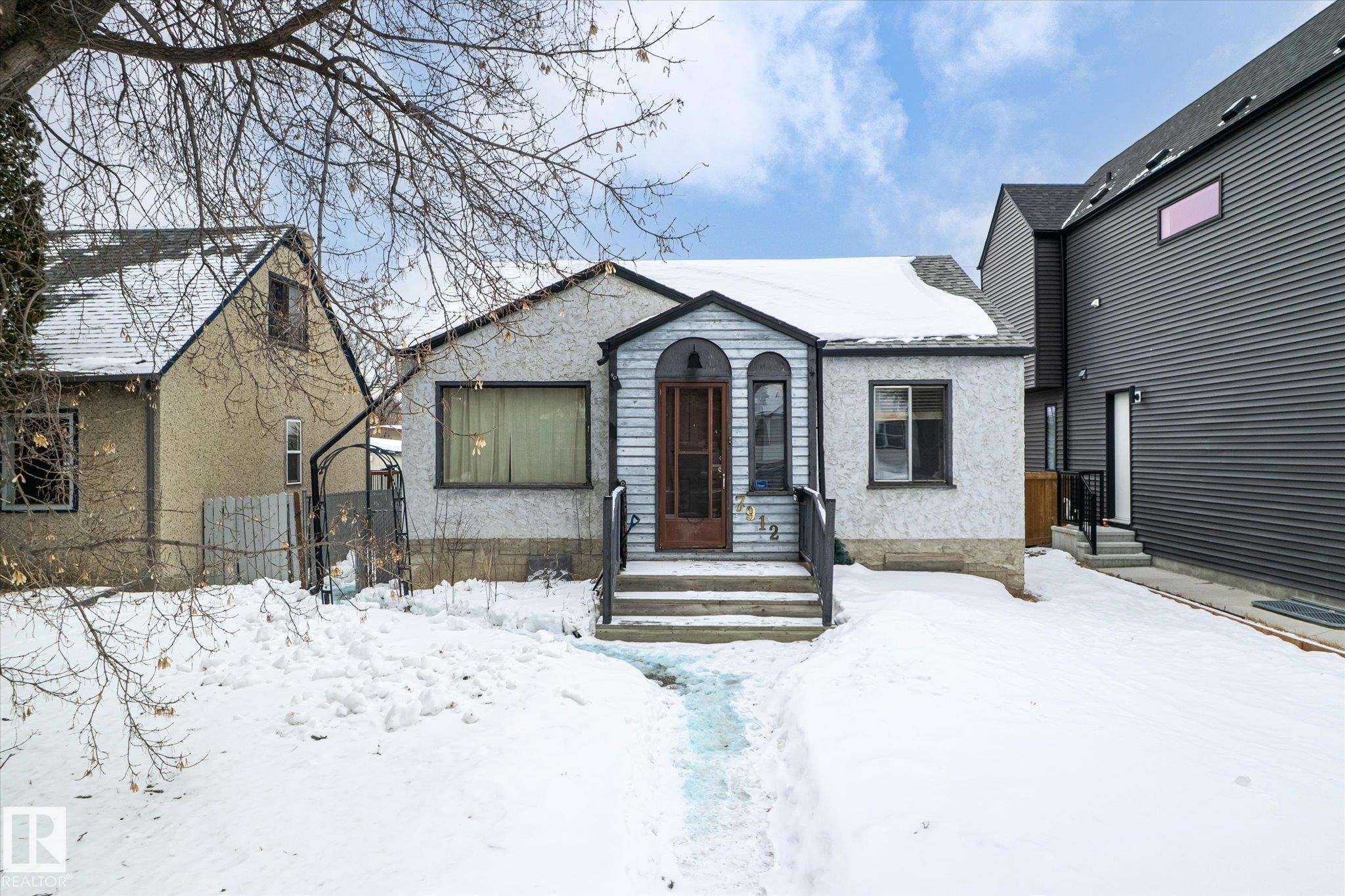 7912 78 Avenue, Edmonton, AB - Outdoor With Facade