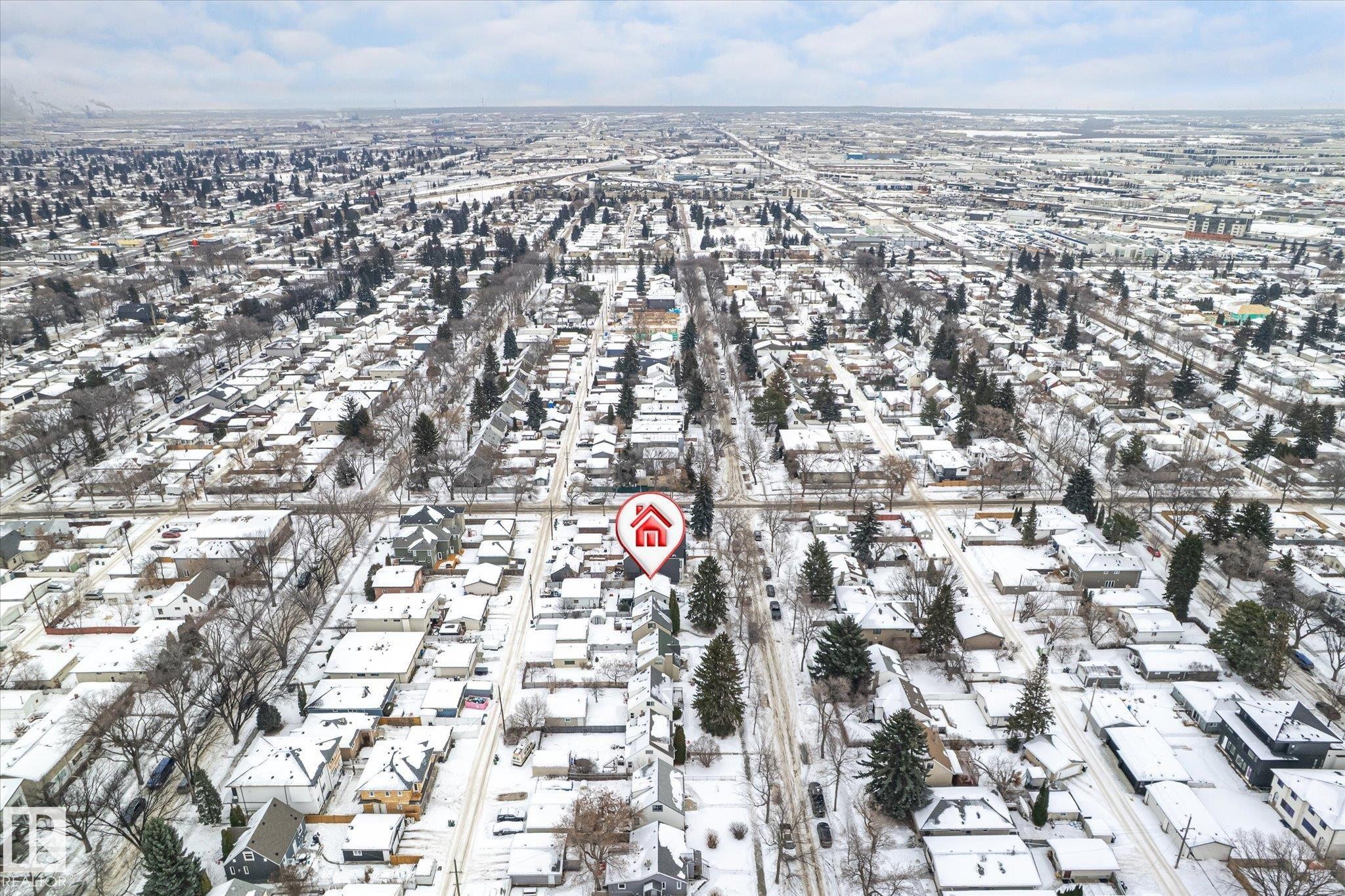 7912 78 Avenue, Edmonton, AB - Outdoor With View