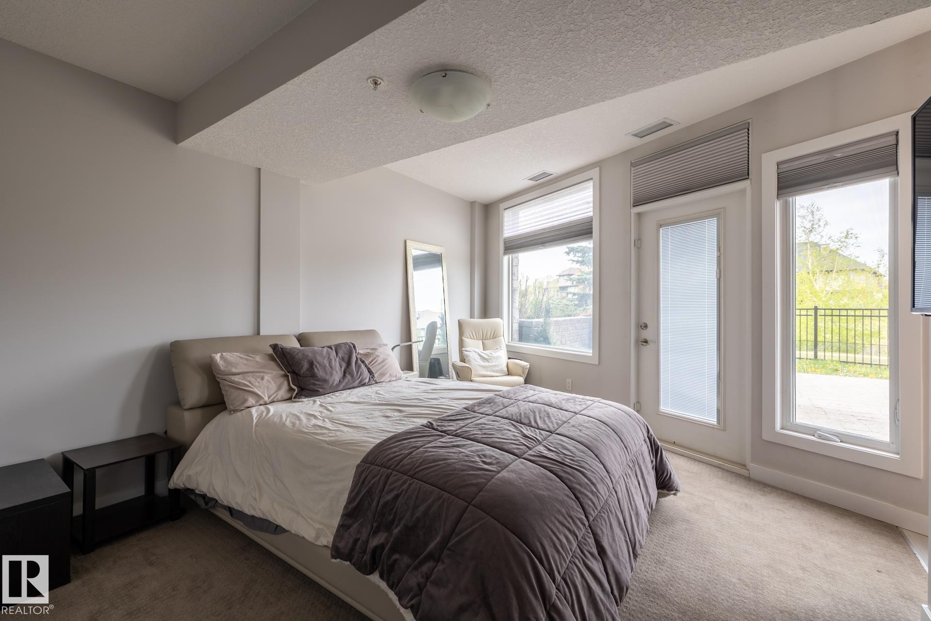 122 5151 Windermere Boulevard, Edmonton, AB - Indoor Photo Showing Bedroom