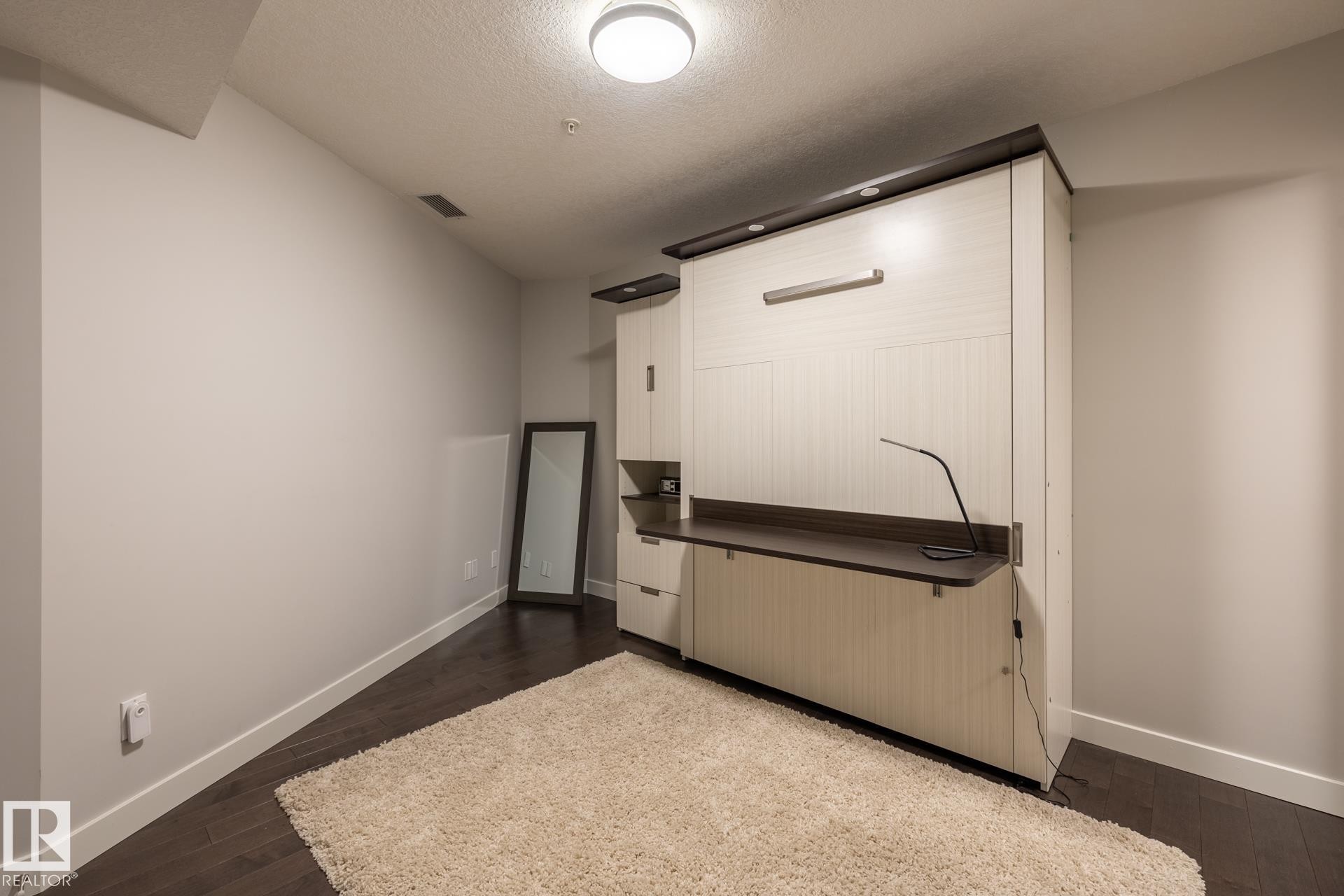 122 5151 Windermere Boulevard, Edmonton, AB - Indoor Photo Showing Other Room