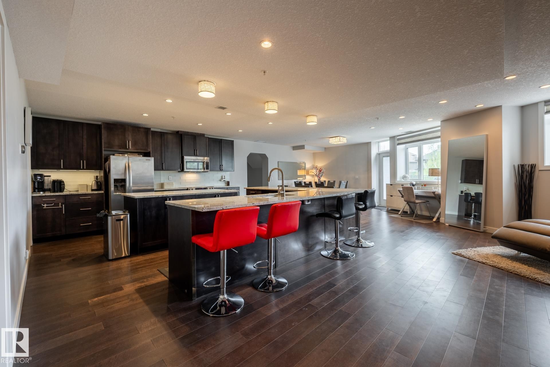 122 5151 Windermere Boulevard, Edmonton, AB - Indoor Photo Showing Kitchen With Upgraded Kitchen
