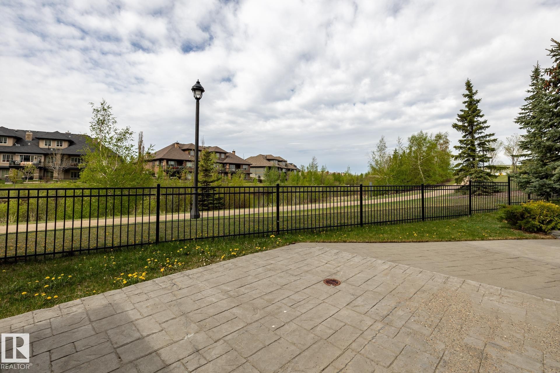 122 5151 Windermere Boulevard, Edmonton, AB - Outdoor