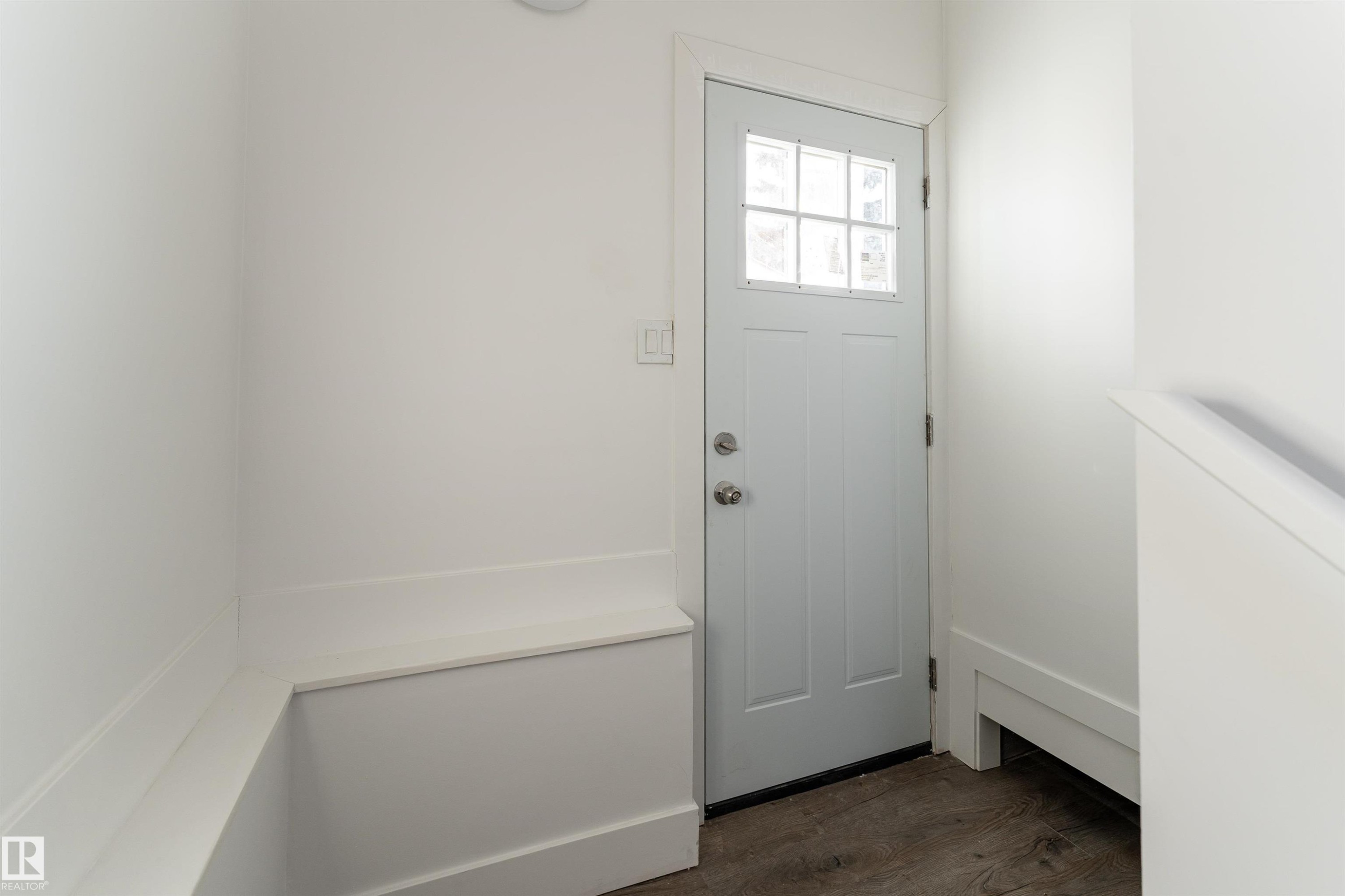 10519 40 Street, Edmonton, AB - Indoor Photo Showing Other Room