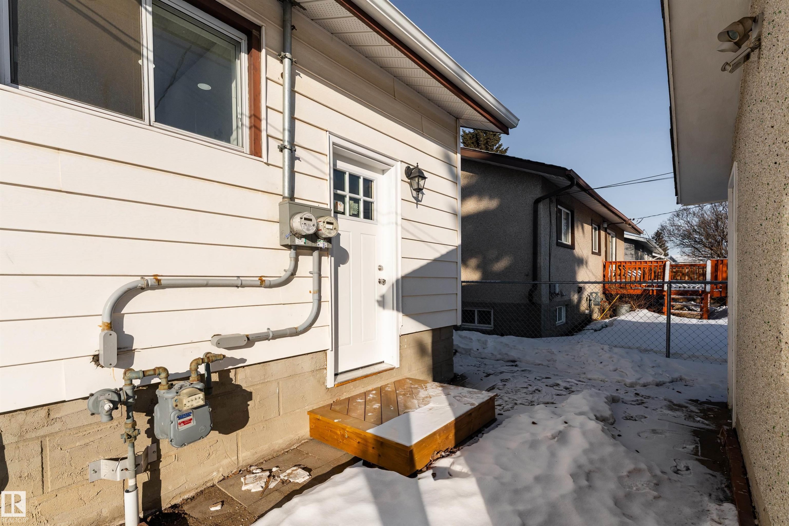 10519 40 Street, Edmonton, AB - Outdoor With Exterior