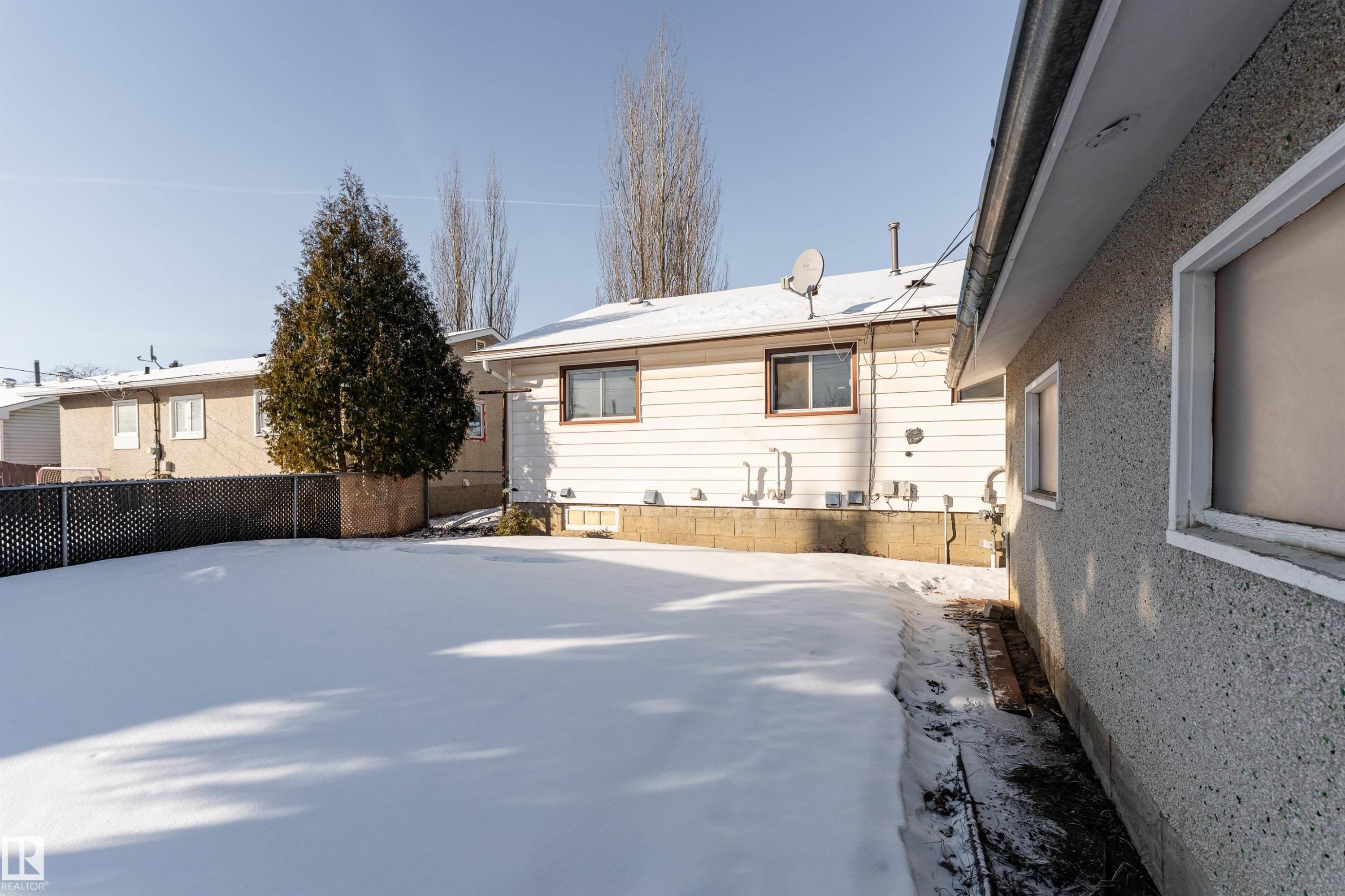 10519 40 Street, Edmonton, AB - Outdoor