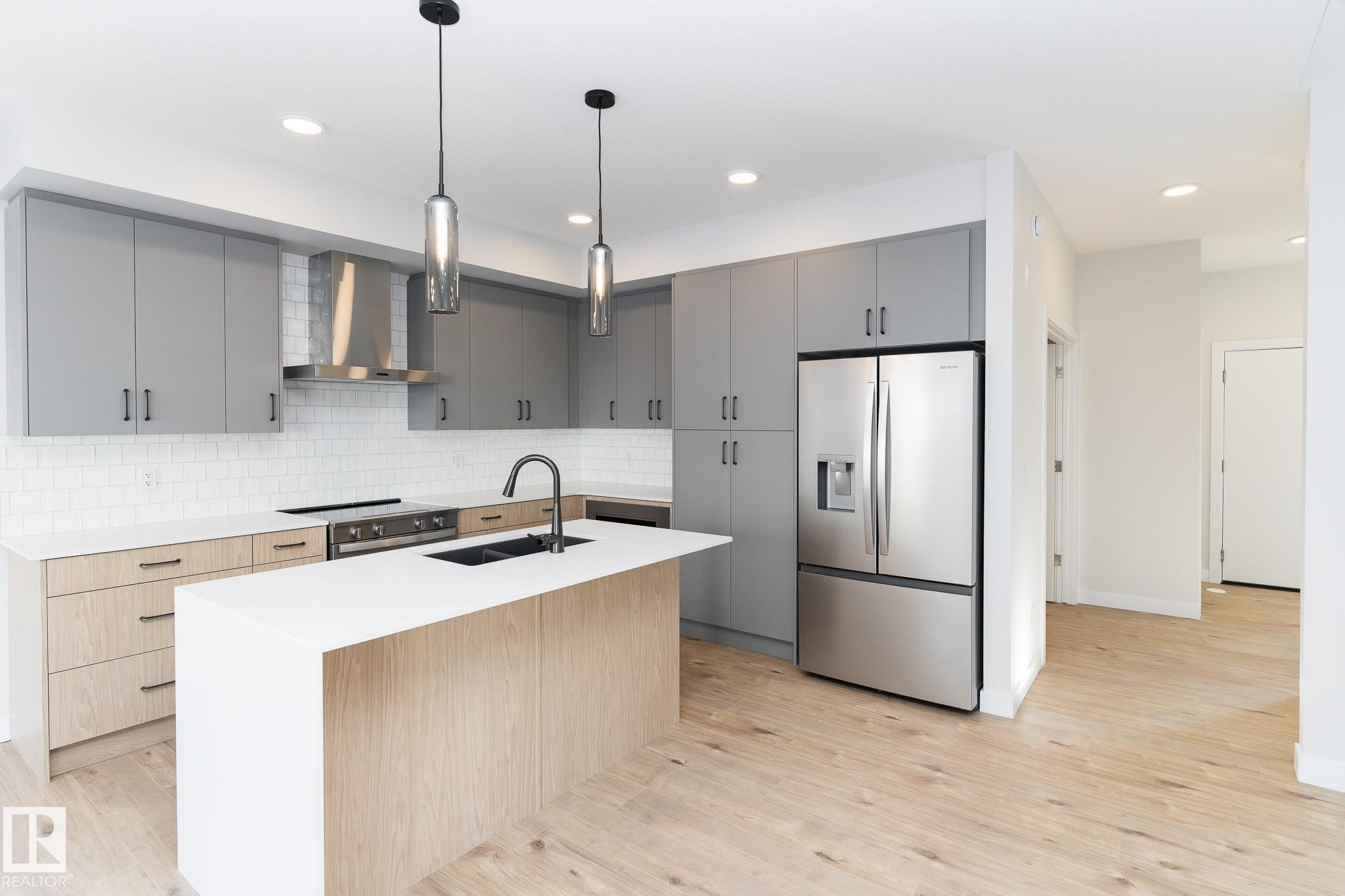 3038 Dixon Landing, Edmonton, AB - Indoor Photo Showing Kitchen With Double Sink With Upgraded Kitchen