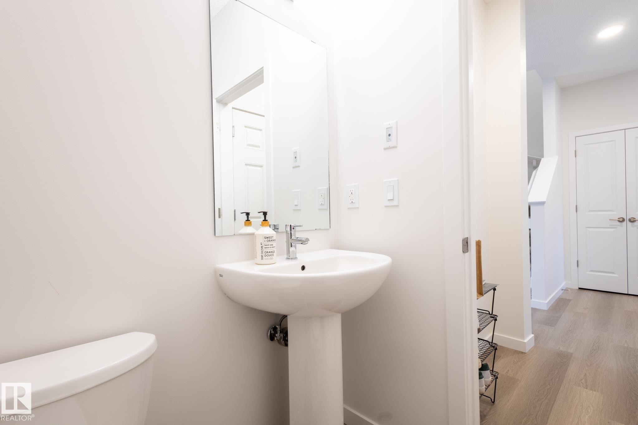 1994 Kroetsch Crescent, Edmonton, AB - Indoor Photo Showing Bathroom