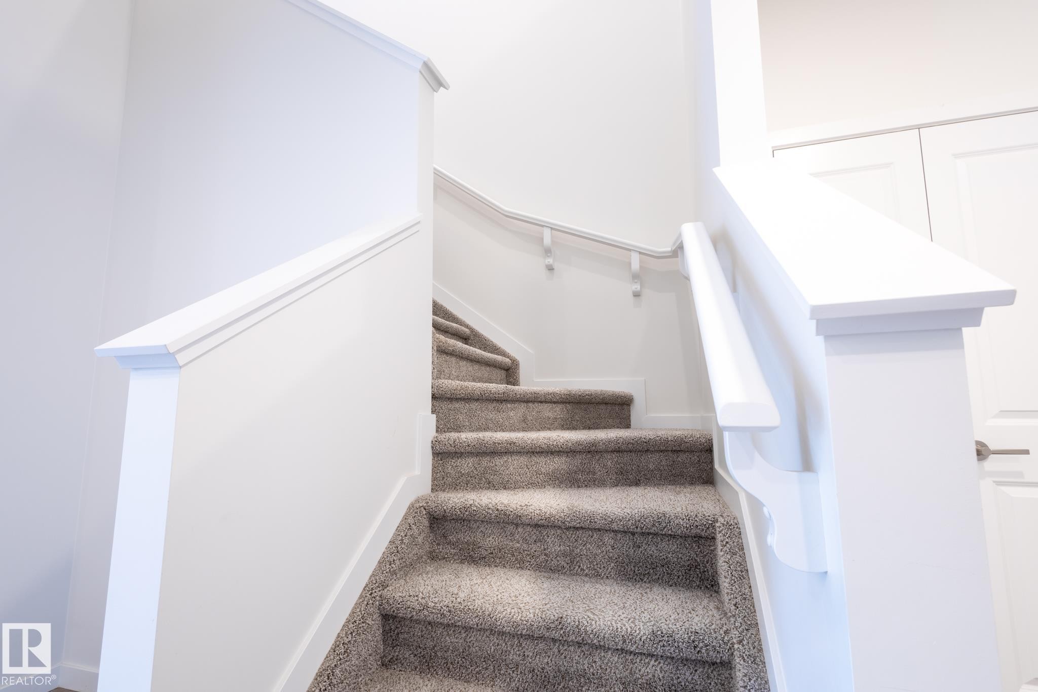 1994 Kroetsch Crescent, Edmonton, AB - Indoor Photo Showing Other Room