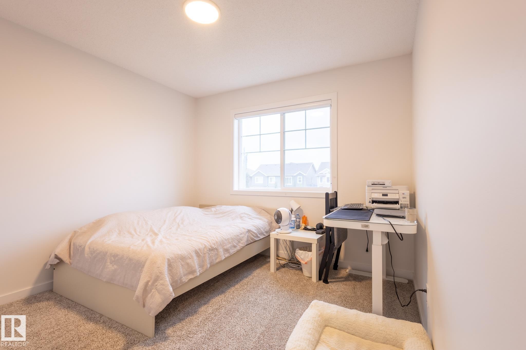 1994 Kroetsch Crescent, Edmonton, AB - Indoor Photo Showing Bedroom