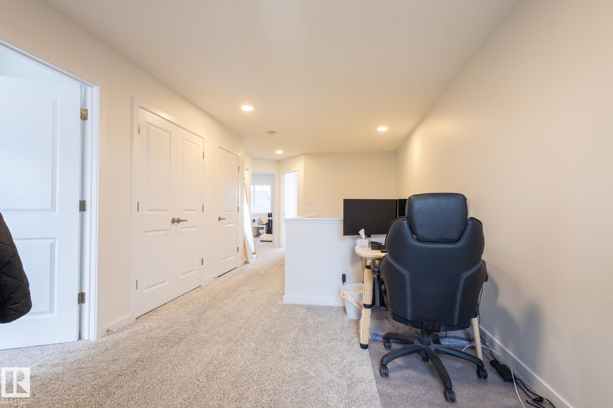 1994 Kroetsch Crescent, Edmonton, AB - Indoor Photo Showing Office