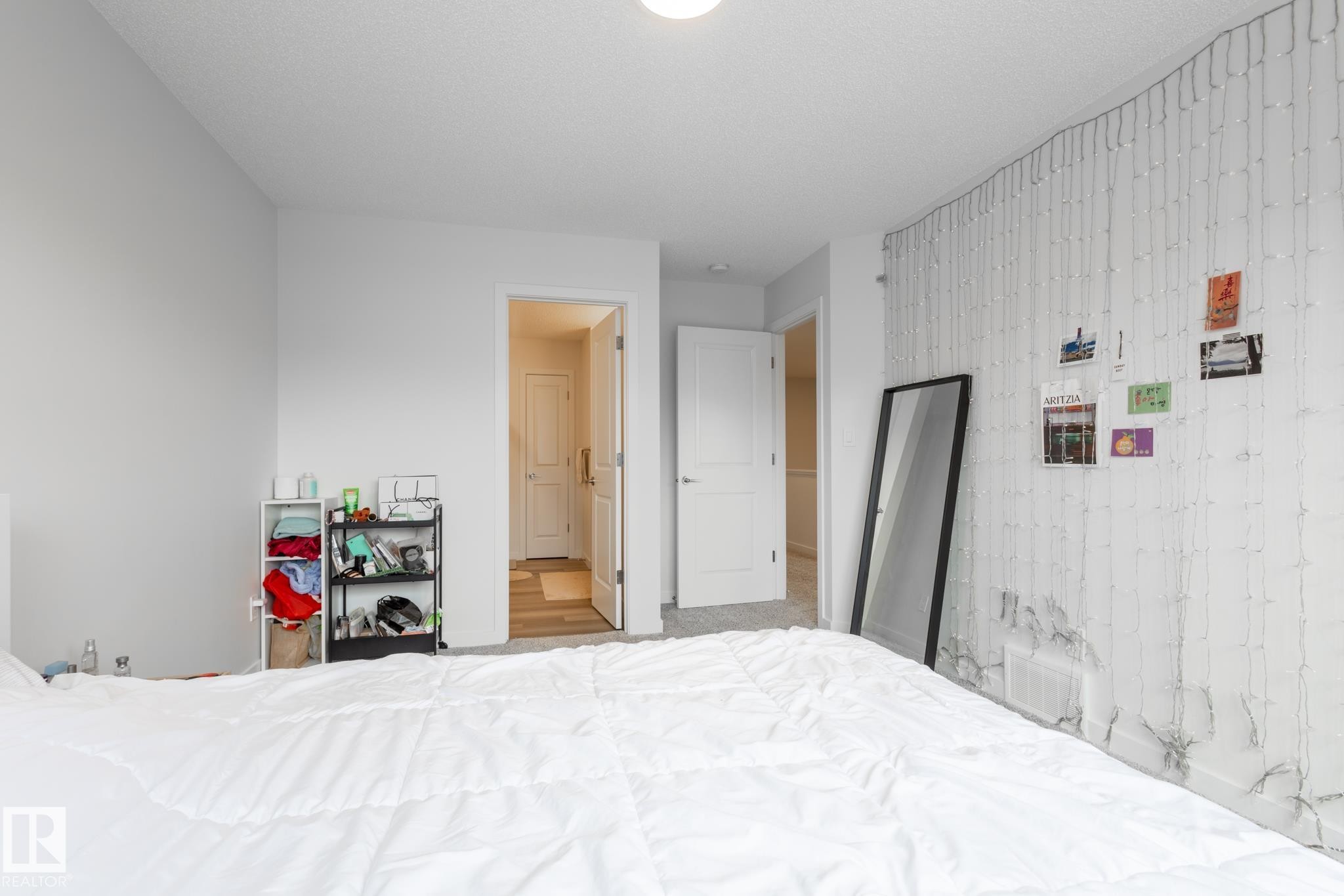 1994 Kroetsch Crescent, Edmonton, AB - Indoor Photo Showing Bedroom