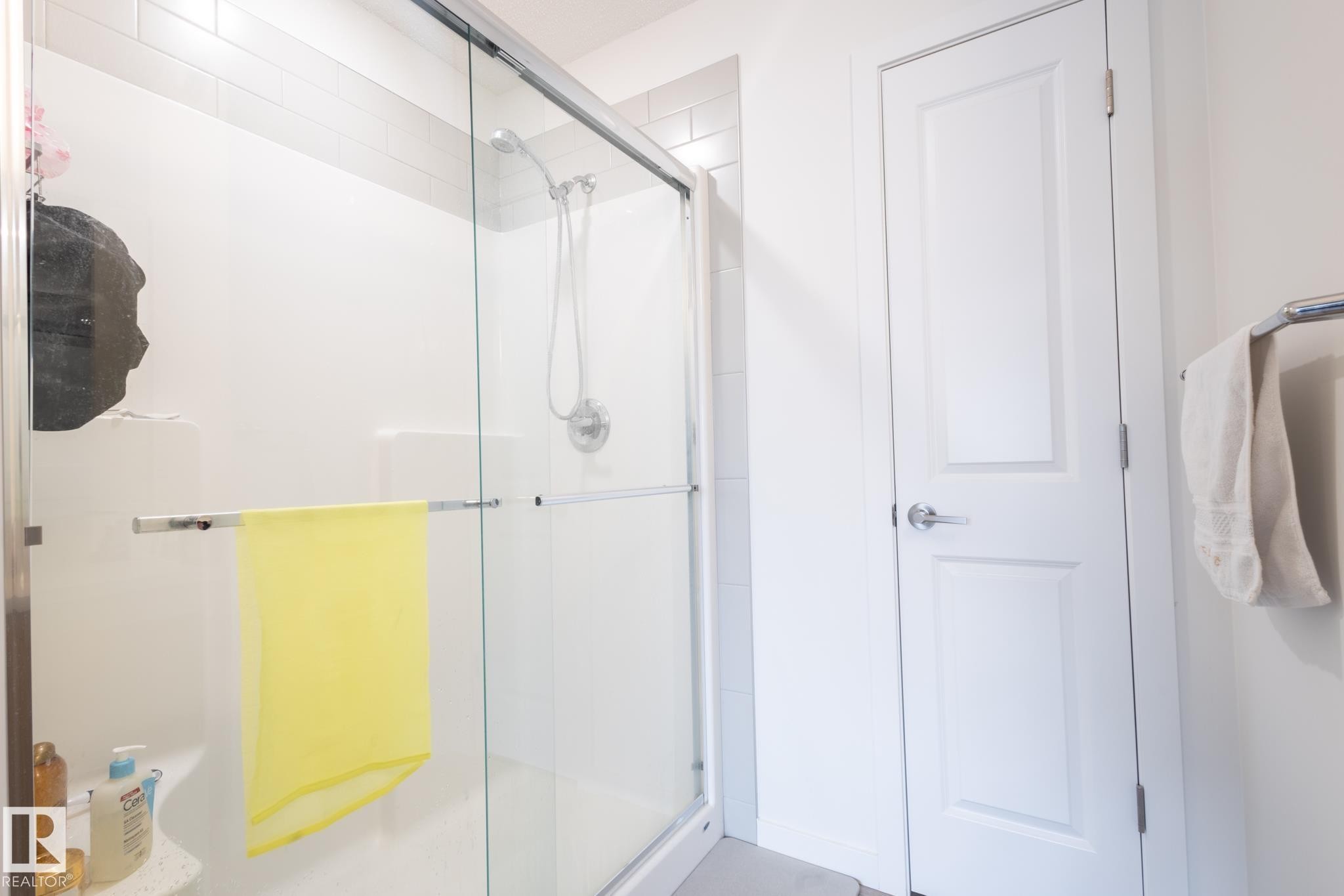 1994 Kroetsch Crescent, Edmonton, AB - Indoor Photo Showing Bathroom