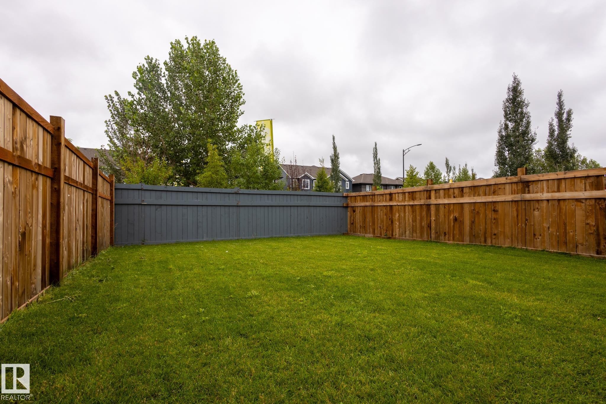 1994 Kroetsch Crescent, Edmonton, AB - Outdoor With Backyard