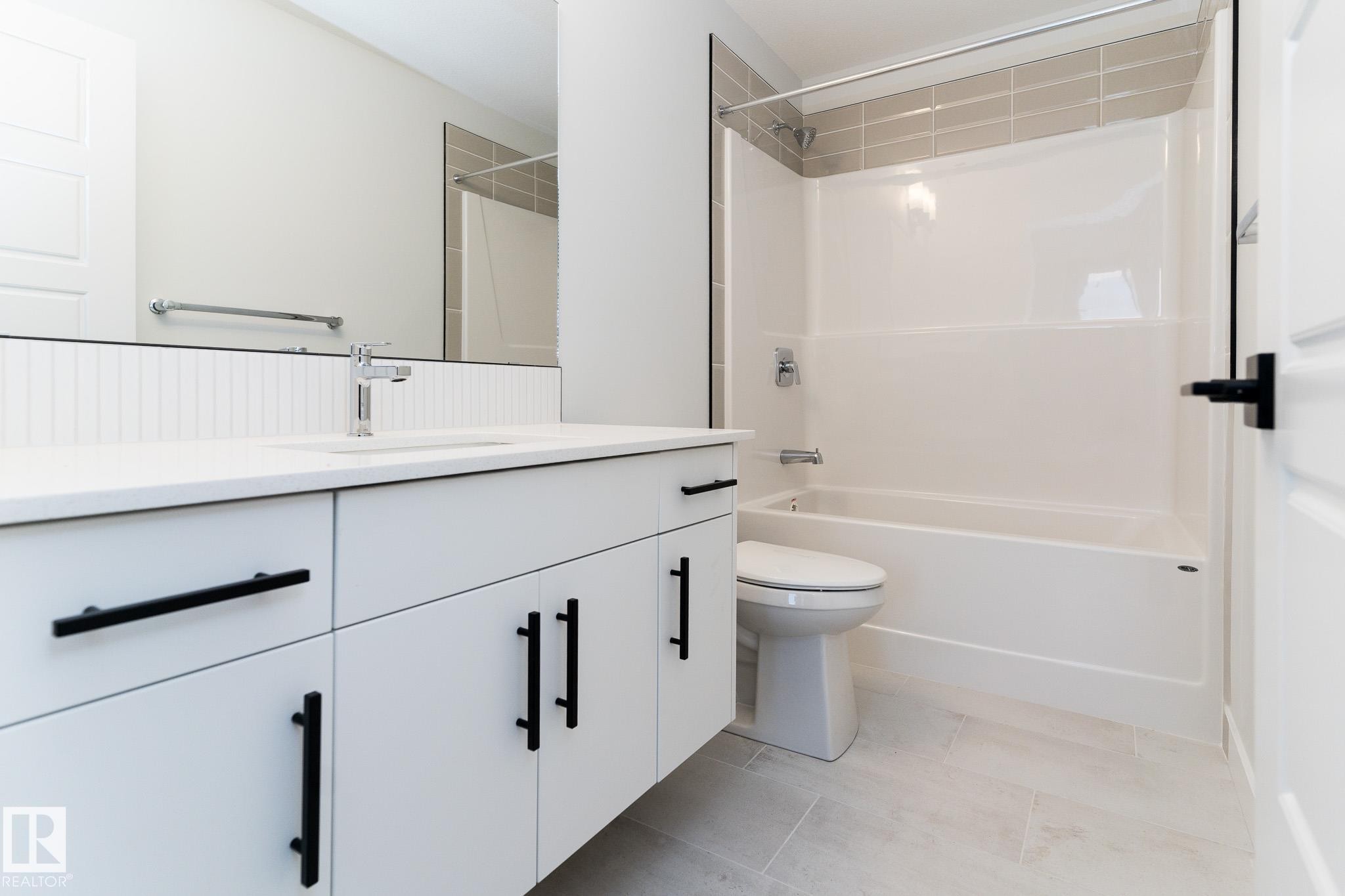285 Glenridding Ravine Road, Edmonton, AB - Indoor Photo Showing Bathroom