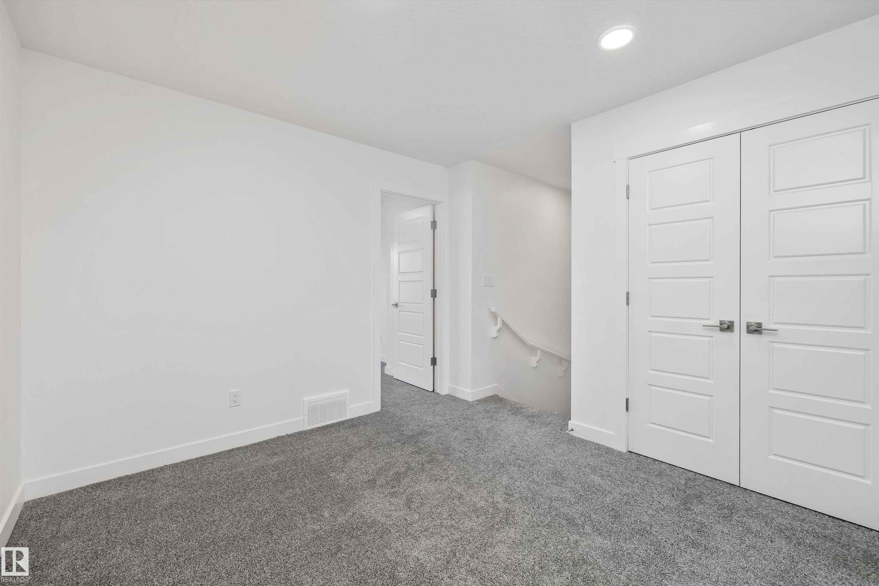 18851 29 Avenue, Edmonton, AB - Indoor Photo Showing Other Room