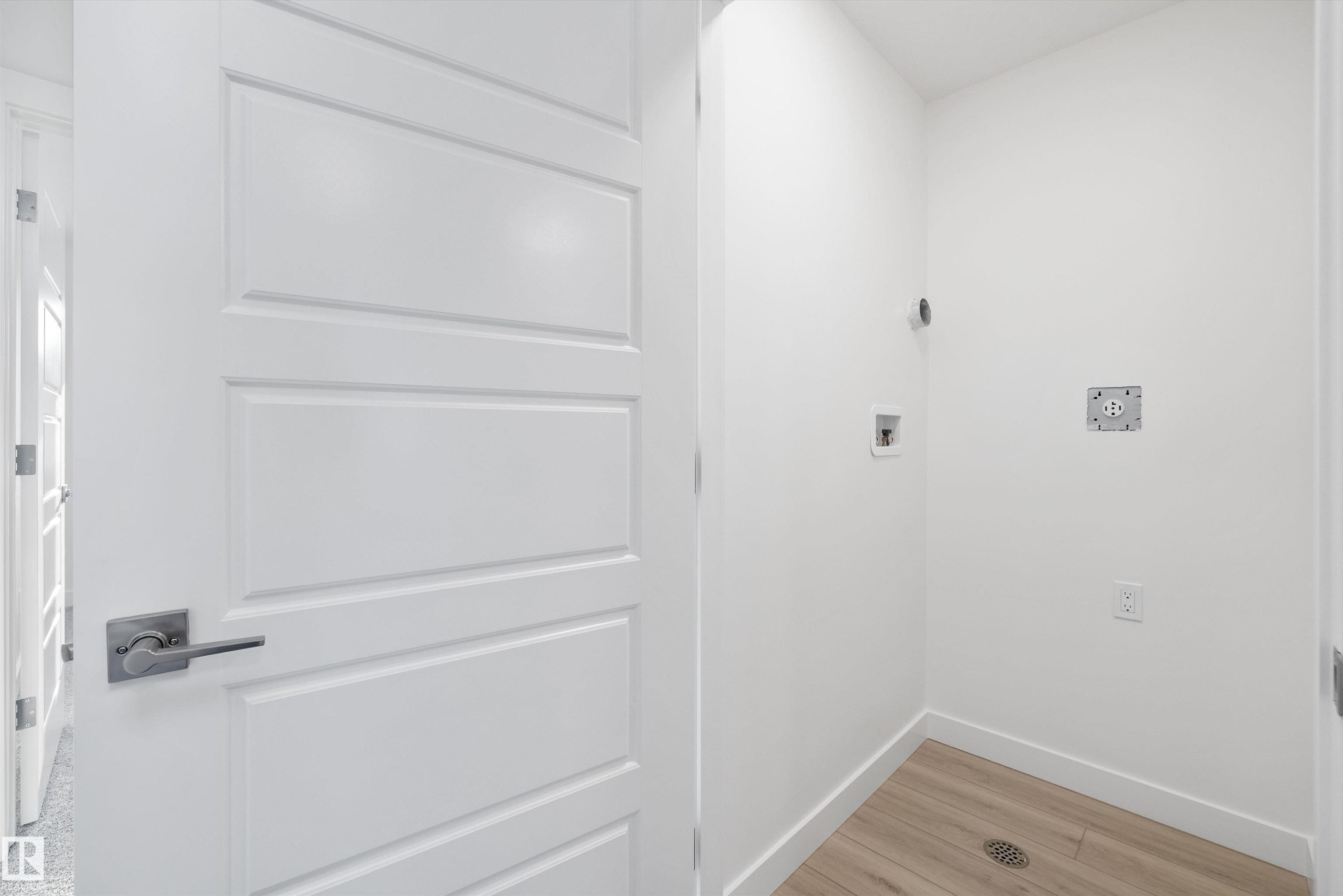 18851 29 Avenue, Edmonton, AB - Indoor Photo Showing Other Room