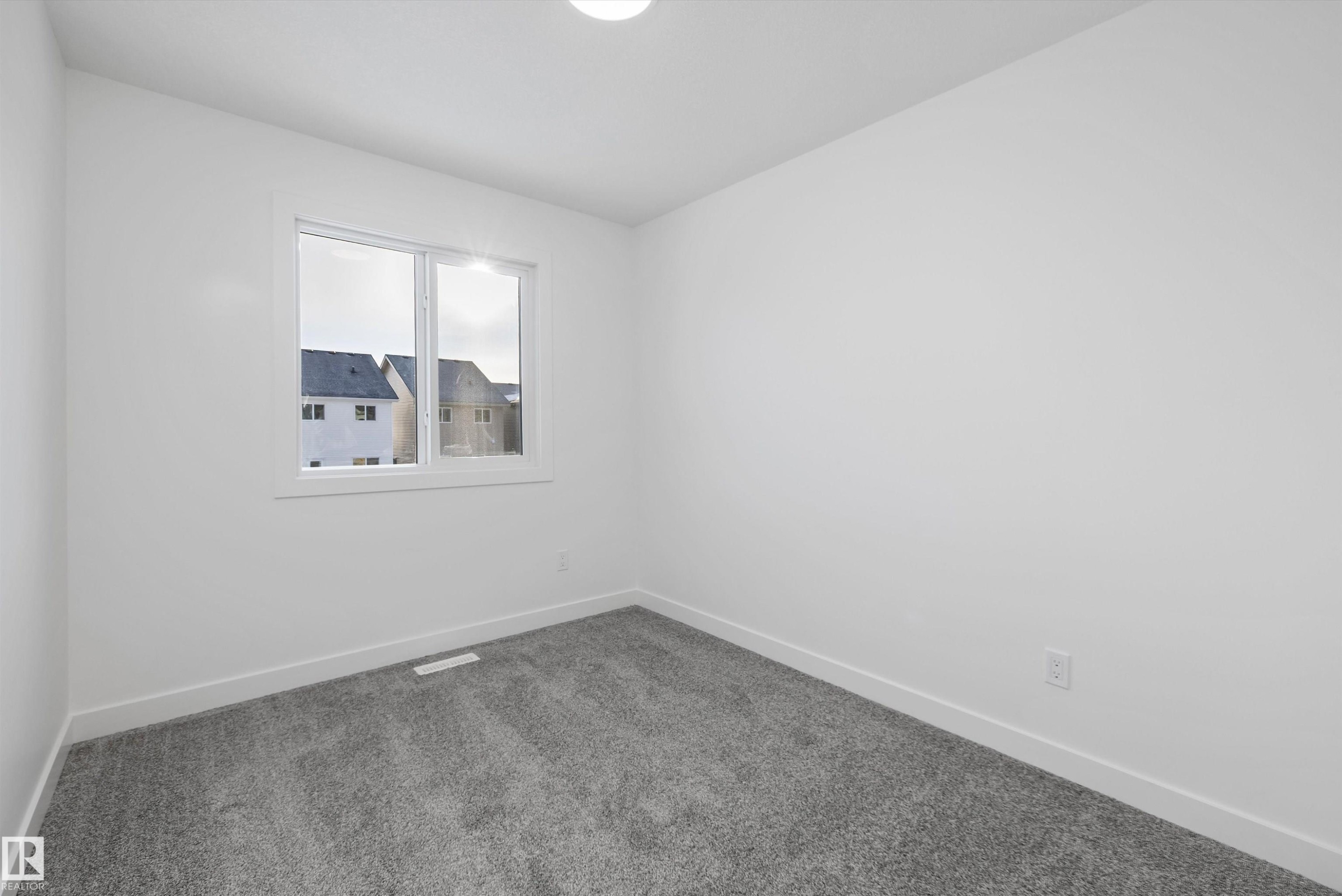 18851 29 Avenue, Edmonton, AB - Indoor Photo Showing Other Room