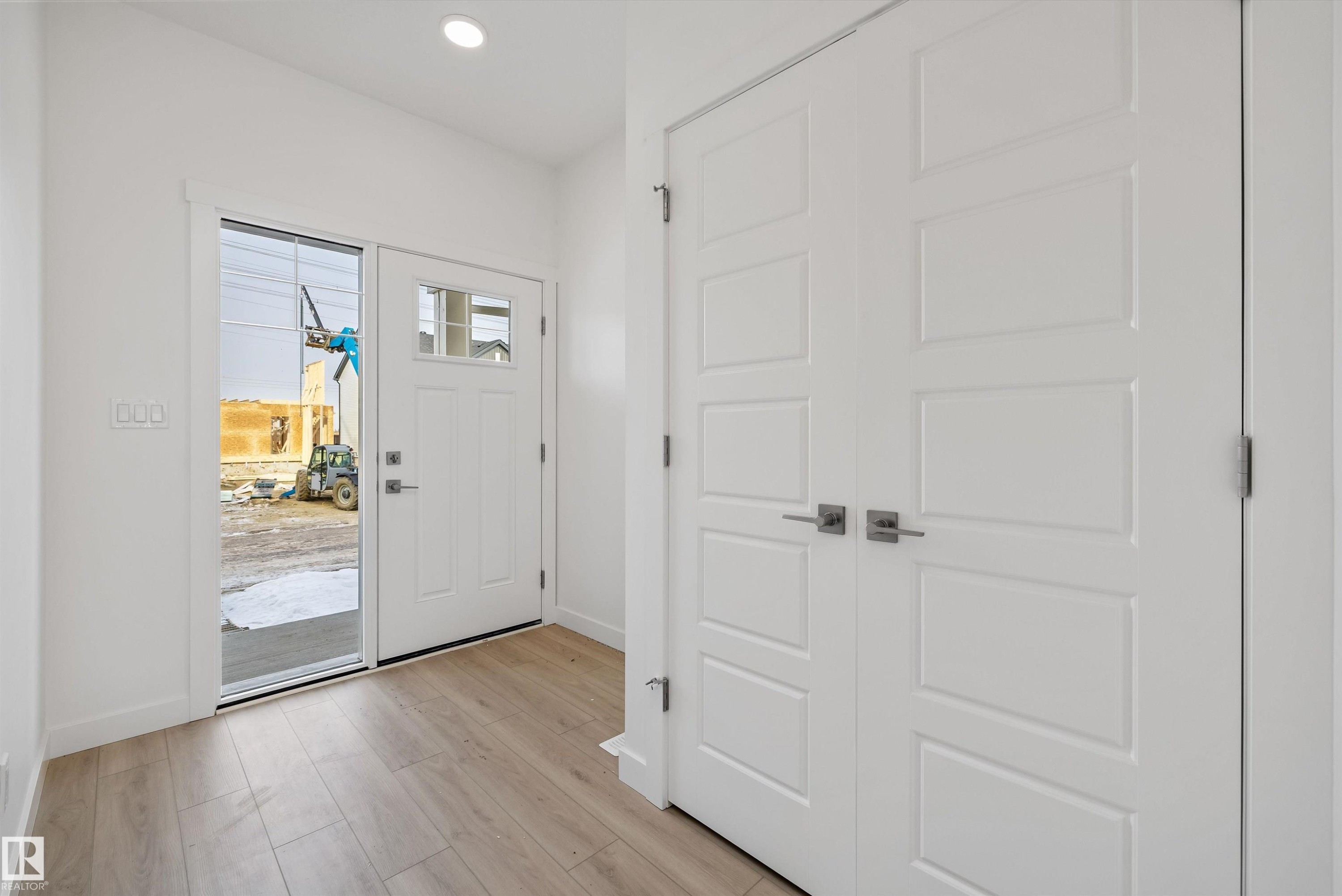 18851 29 Avenue, Edmonton, AB - Indoor Photo Showing Other Room