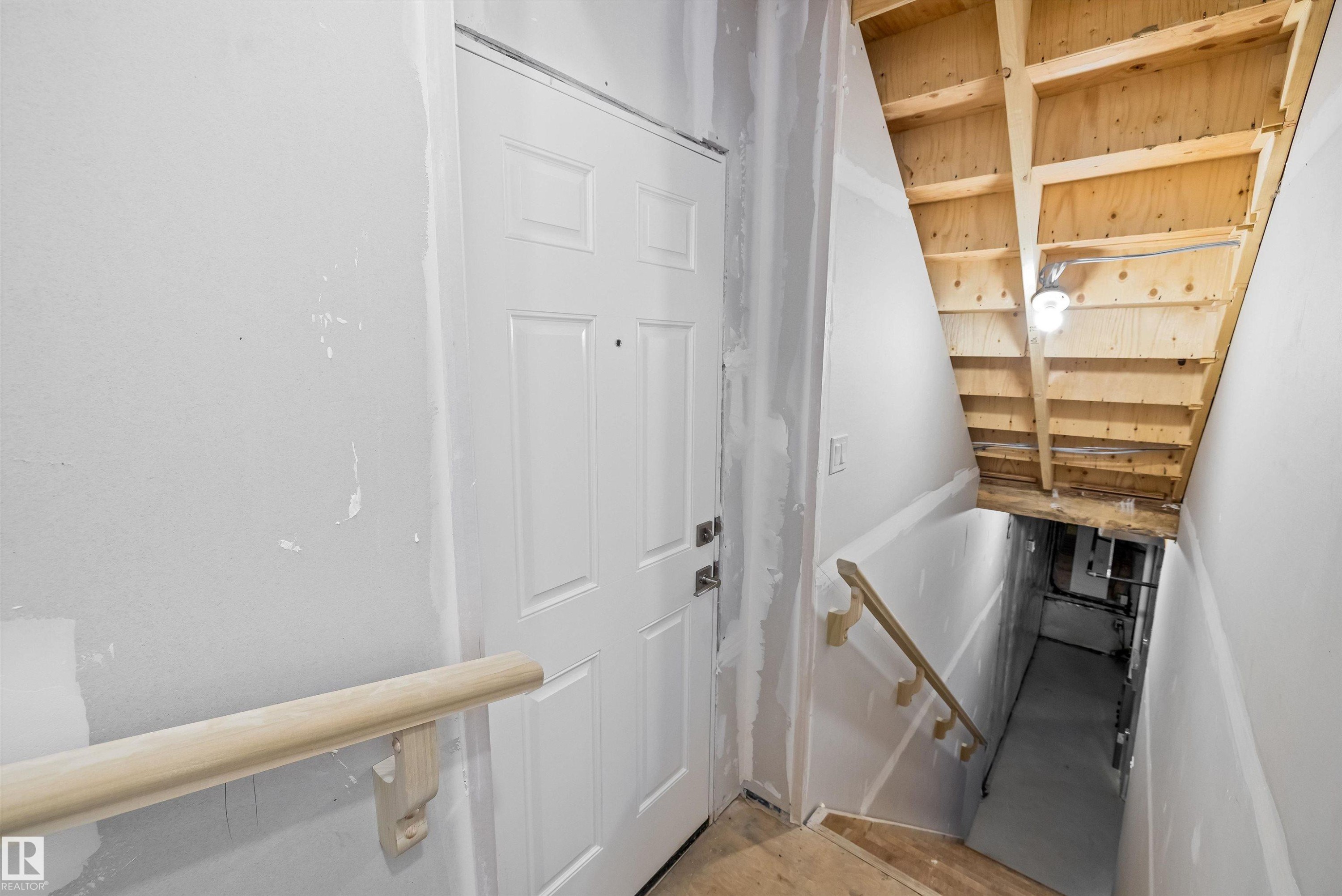 18851 29 Avenue, Edmonton, AB - Indoor Photo Showing Other Room