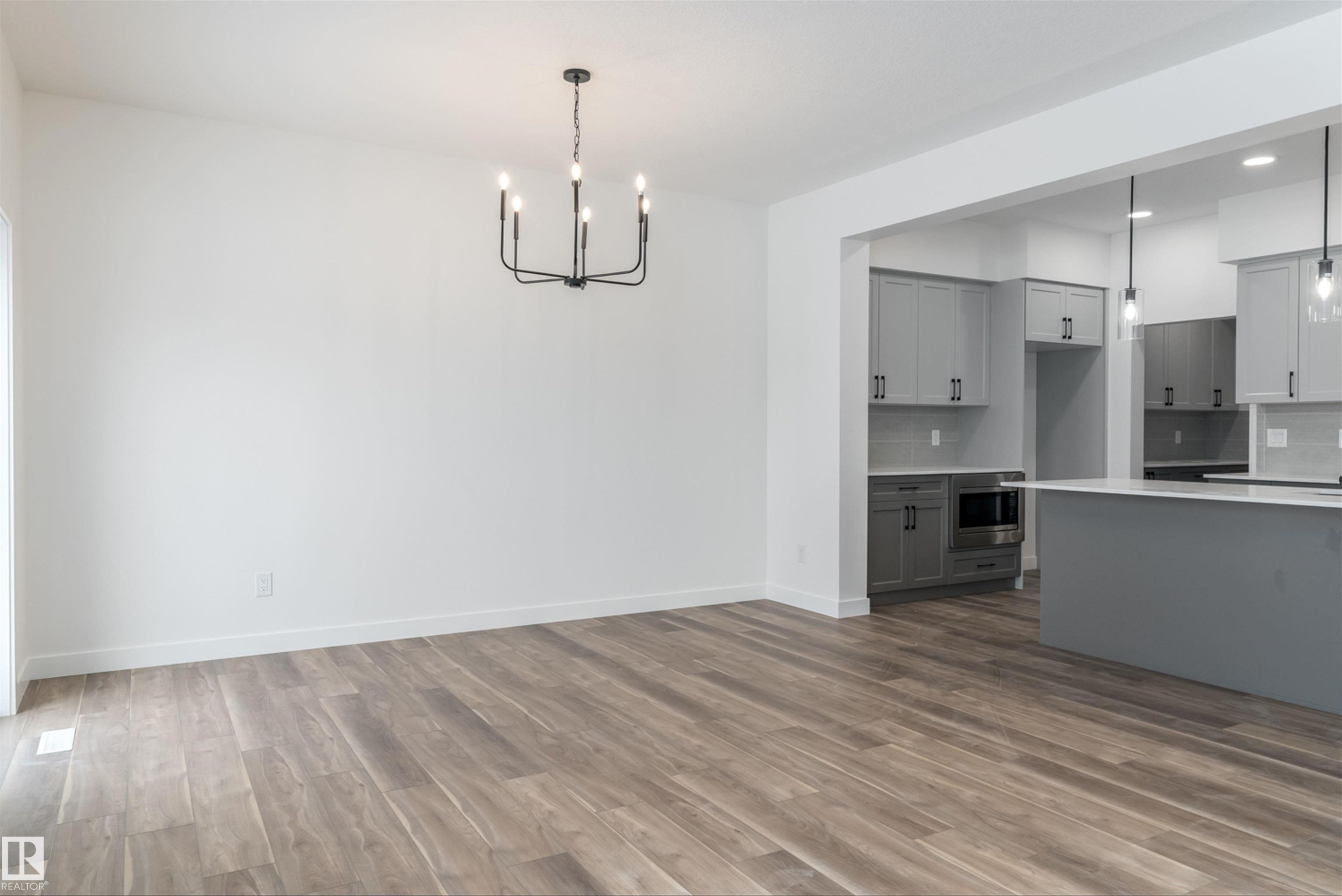 1 Empress Way, Spruce Grove, AB - Indoor Photo Showing Kitchen