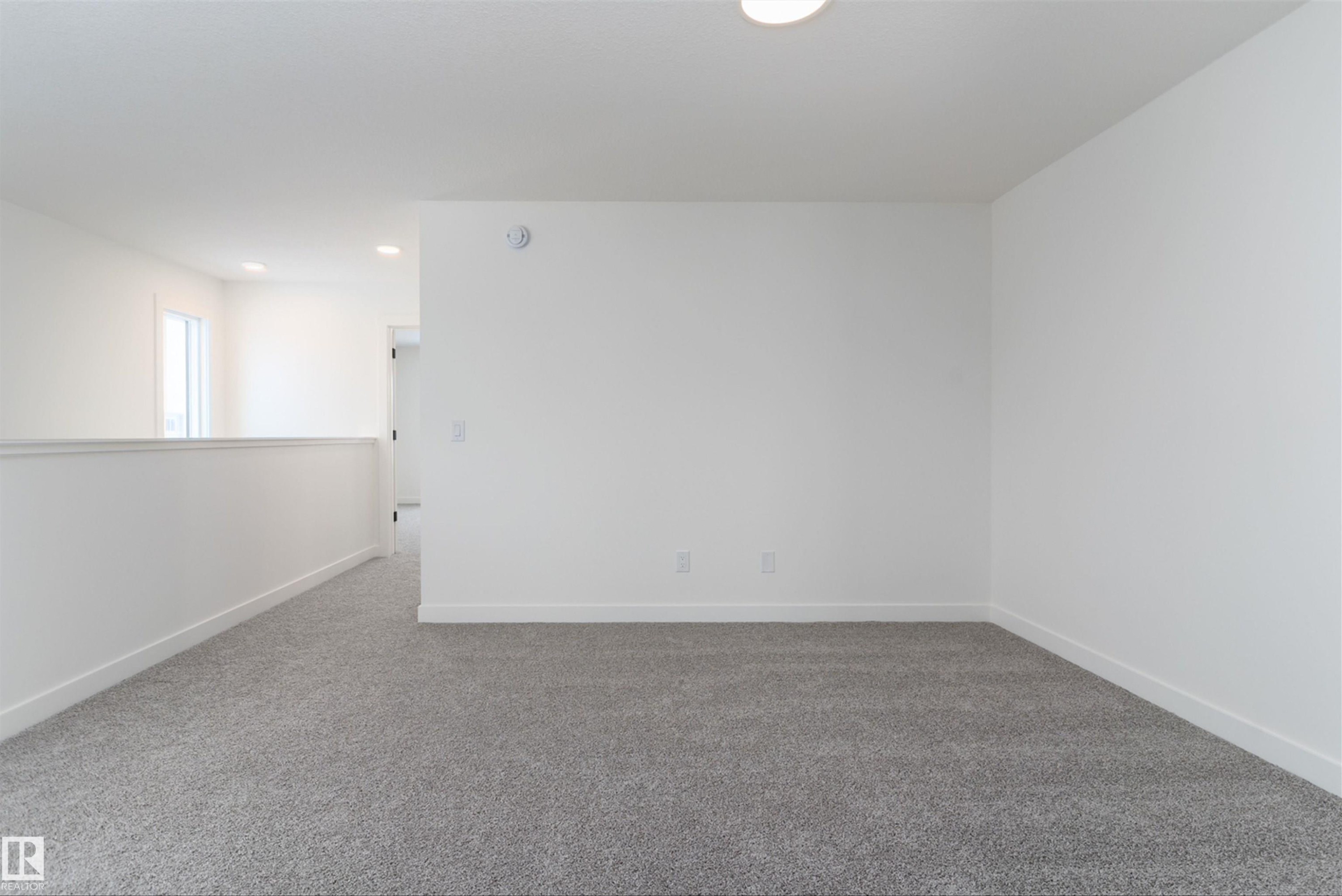 1 Empress Way, Spruce Grove, AB - Indoor Photo Showing Other Room