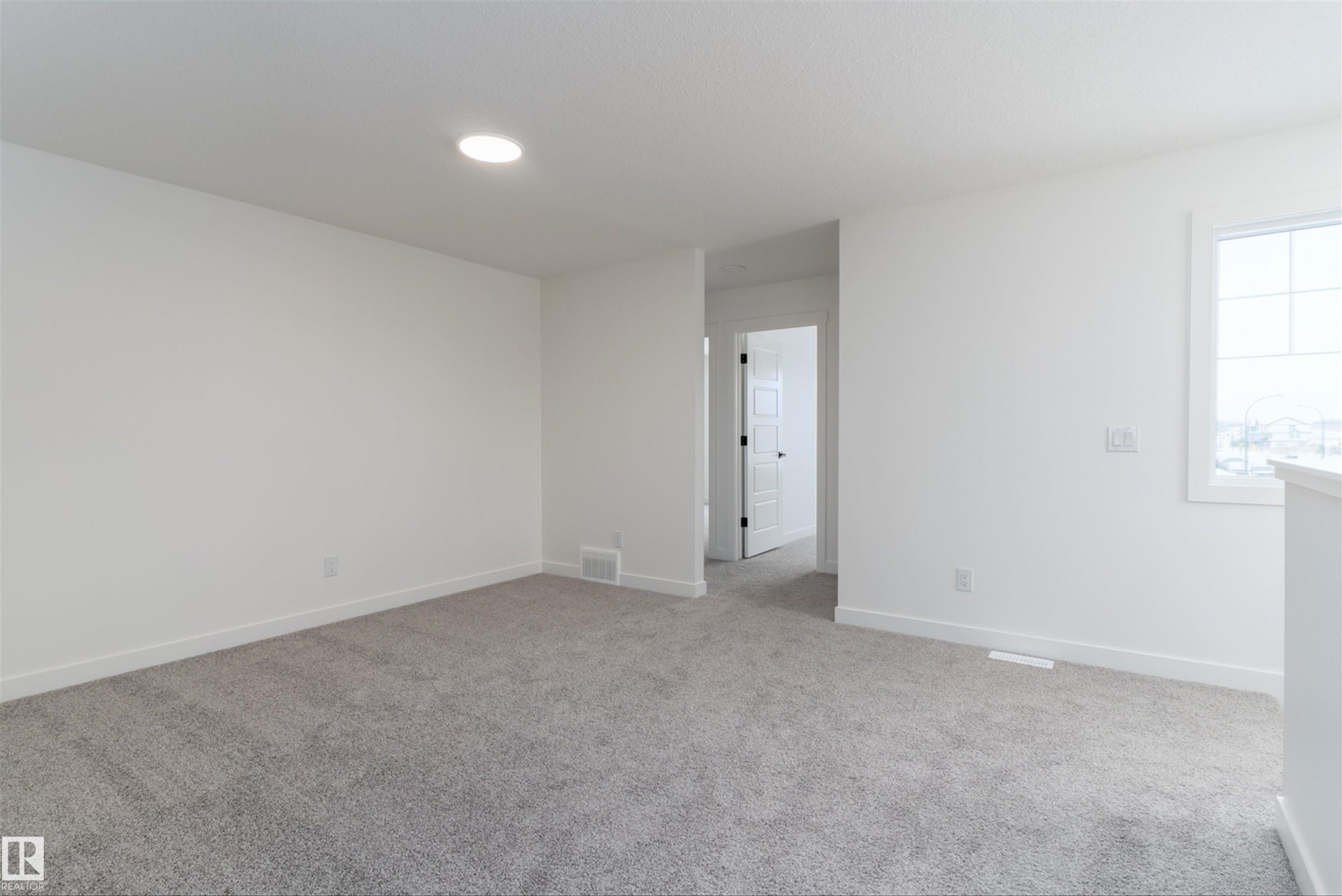 1 Empress Way, Spruce Grove, AB - Indoor Photo Showing Other Room