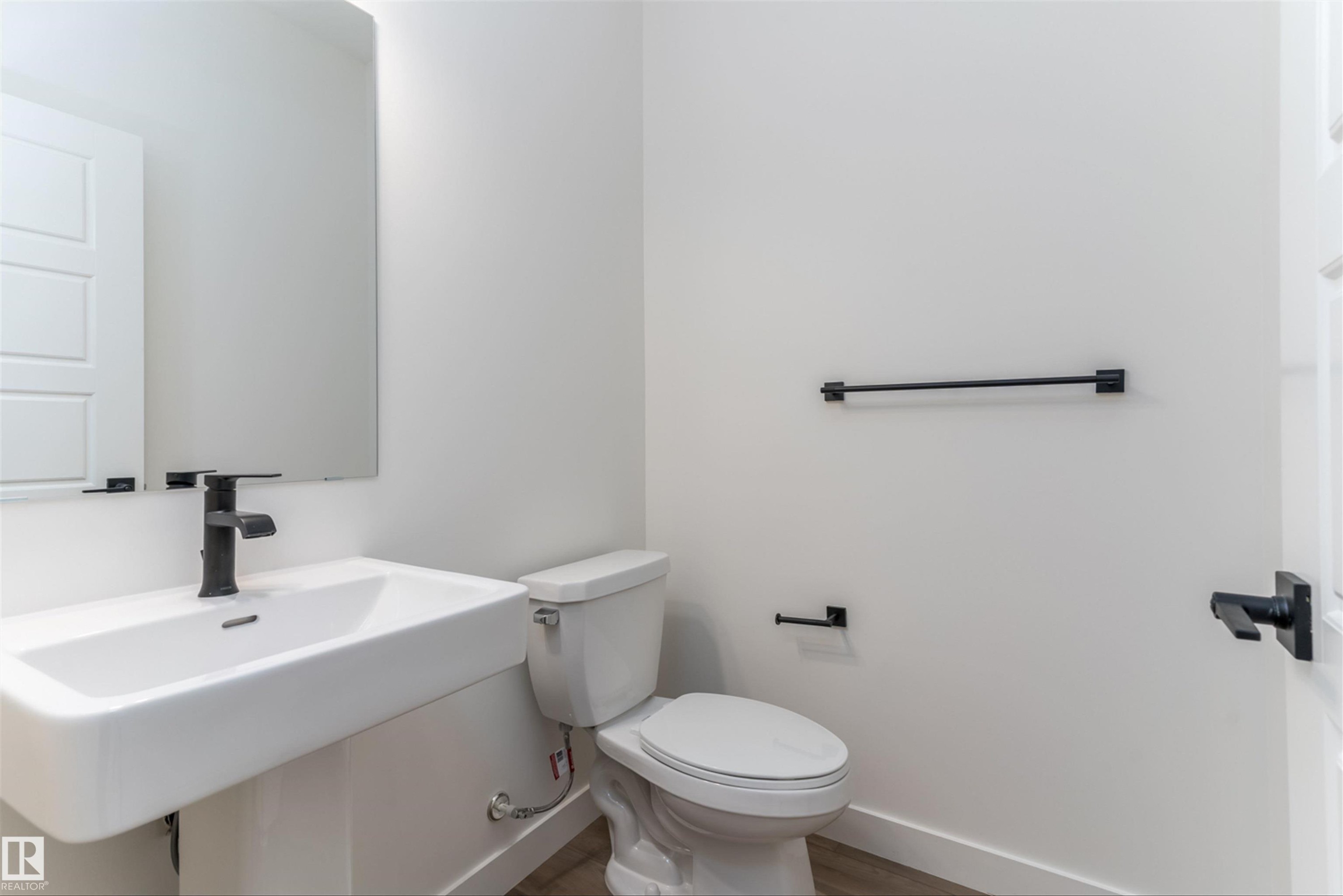1 Empress Way, Spruce Grove, AB - Indoor Photo Showing Bathroom