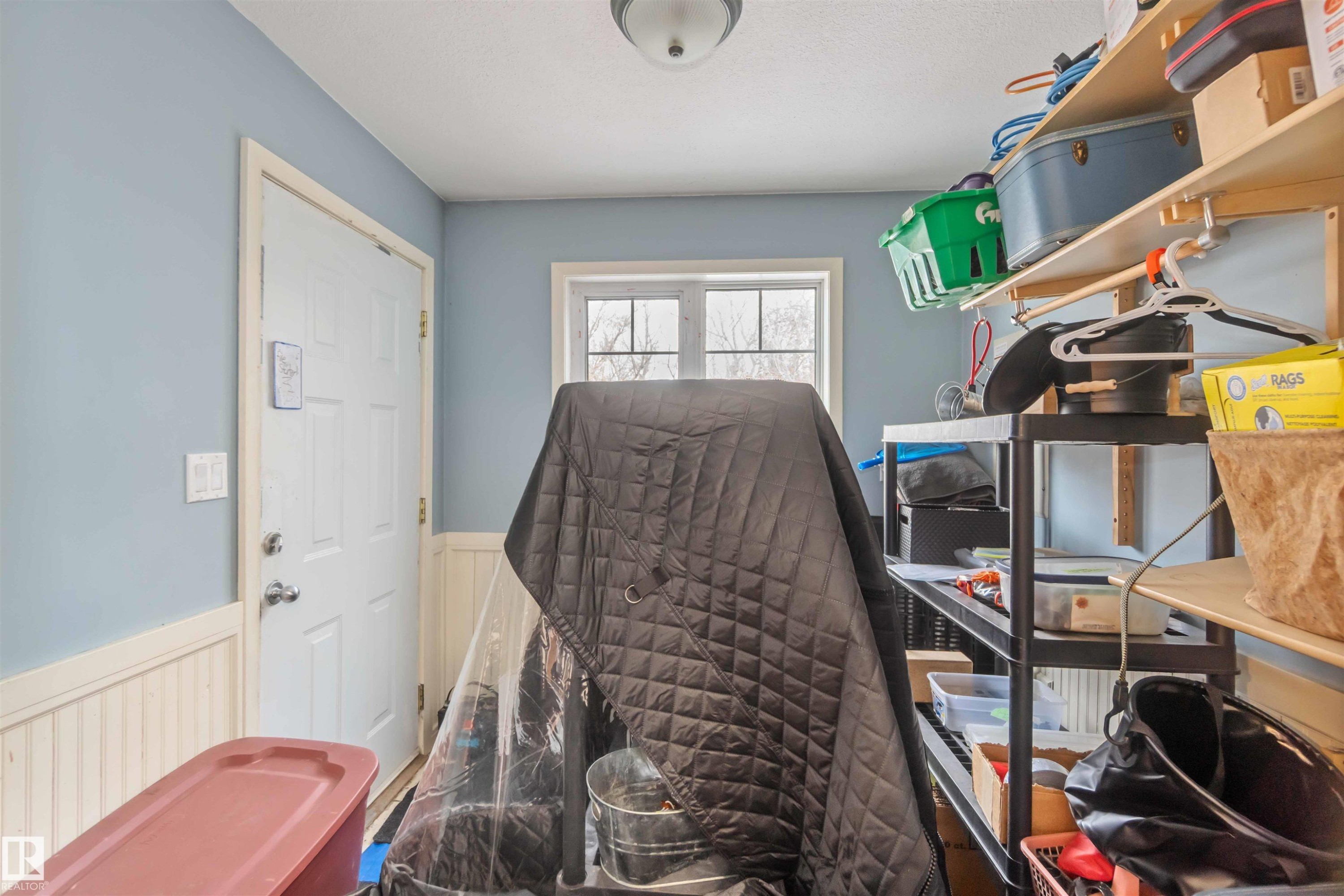 10207 88 Street, Edmonton, AB - Indoor