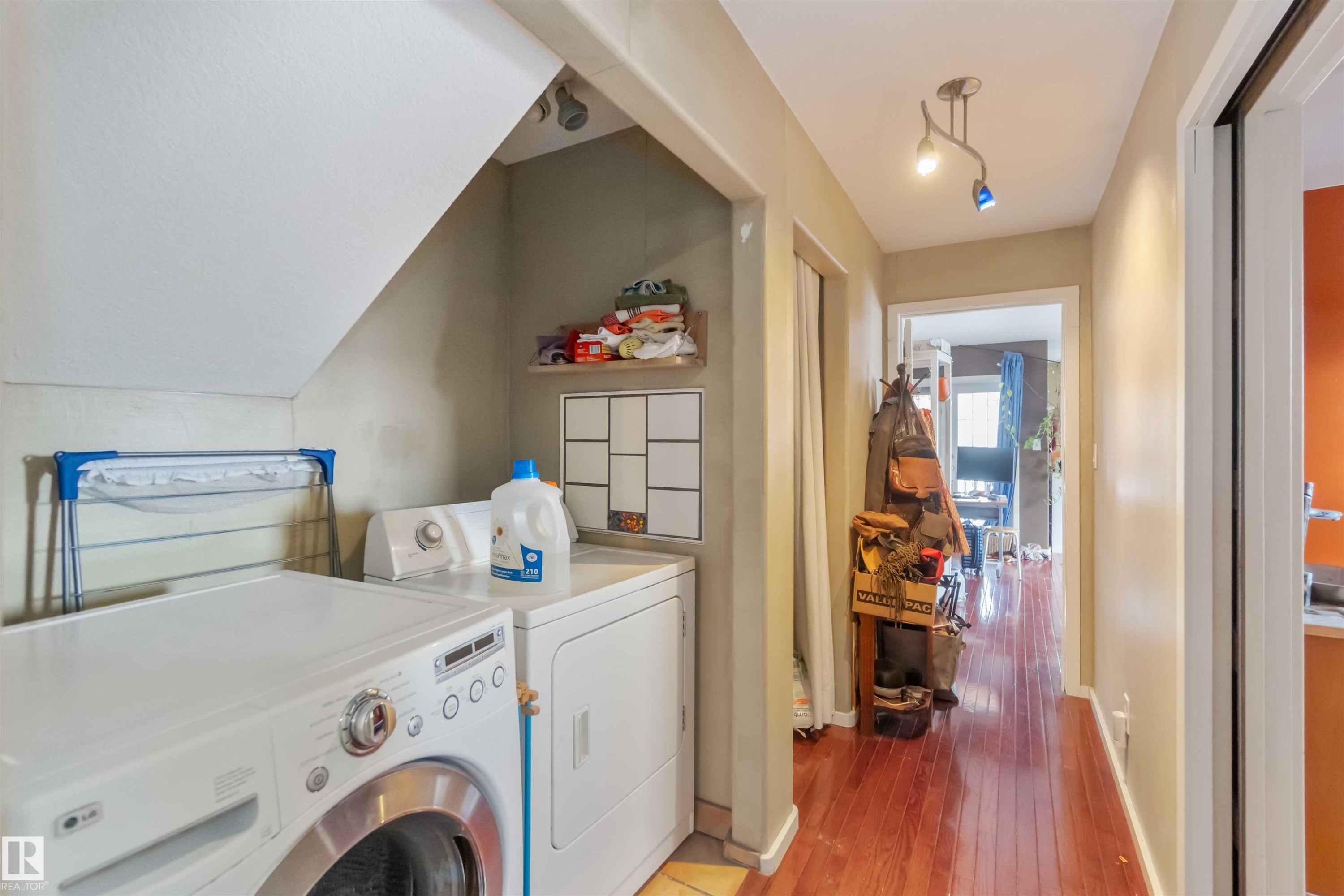 10207 88 Street, Edmonton, AB - Indoor Photo Showing Laundry Room