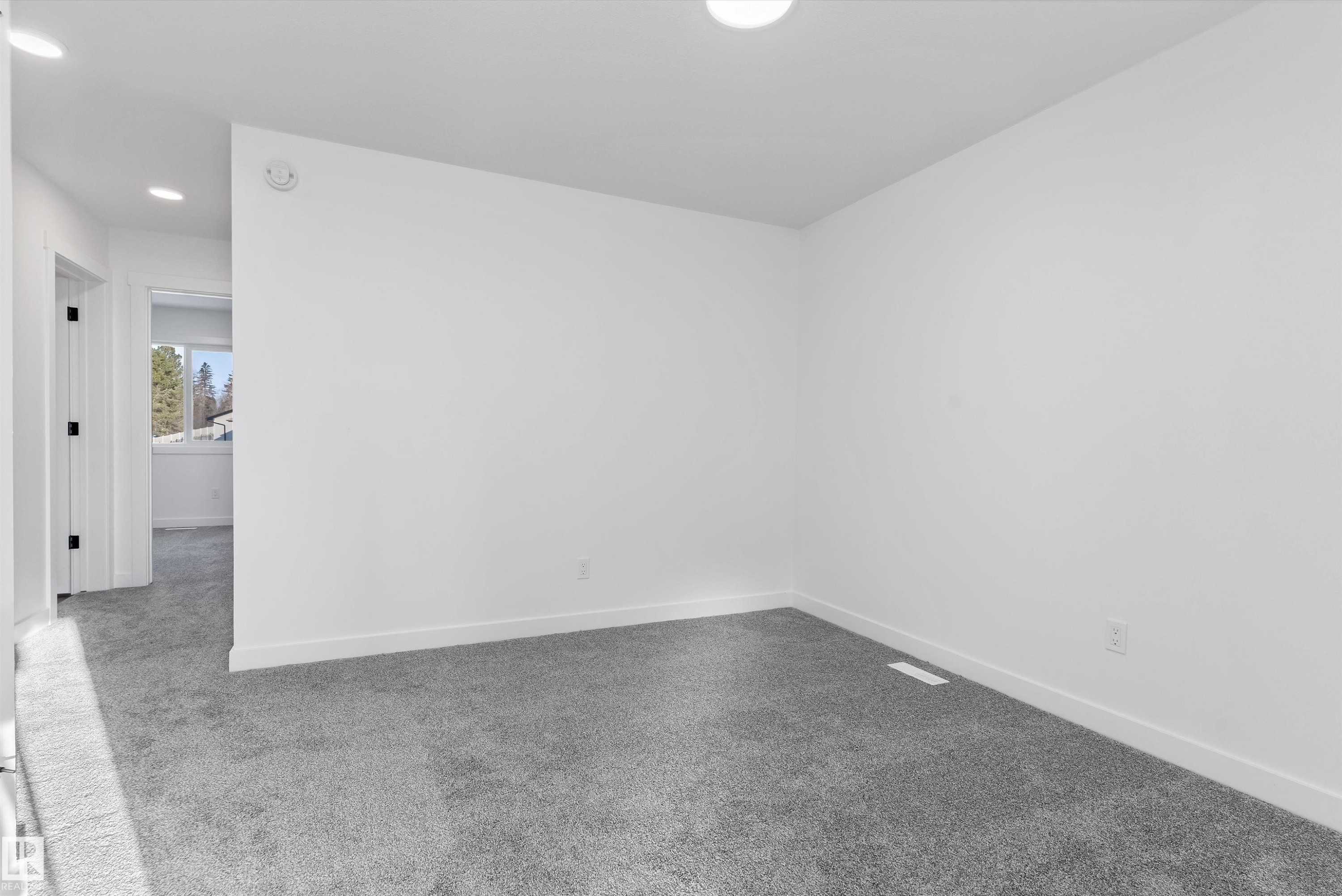 20816 40 Avenue, Edmonton, AB - Indoor Photo Showing Other Room