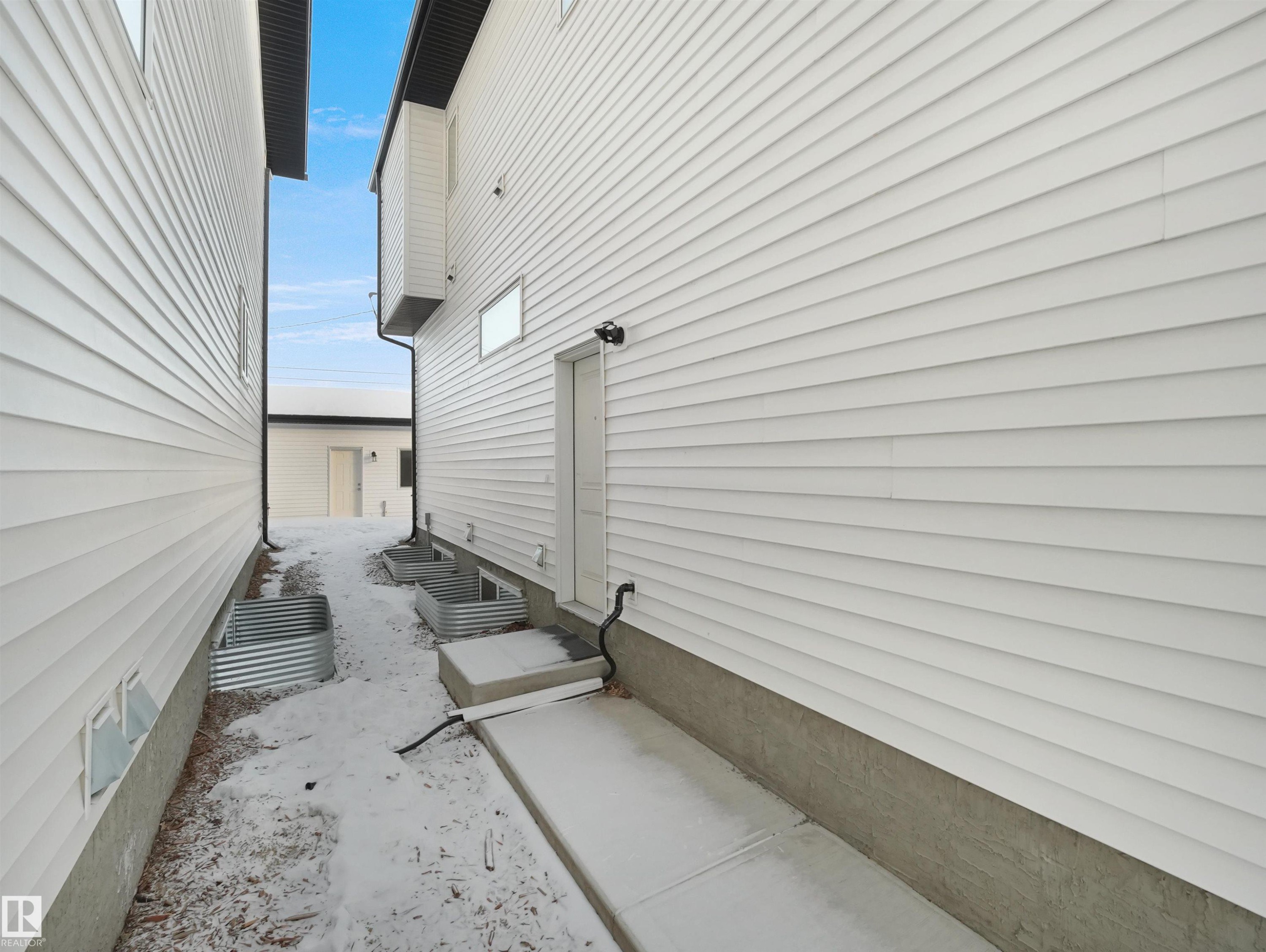 View of side of home - 10911 159 Street, Edmonton, AB - Outdoor With Exterior