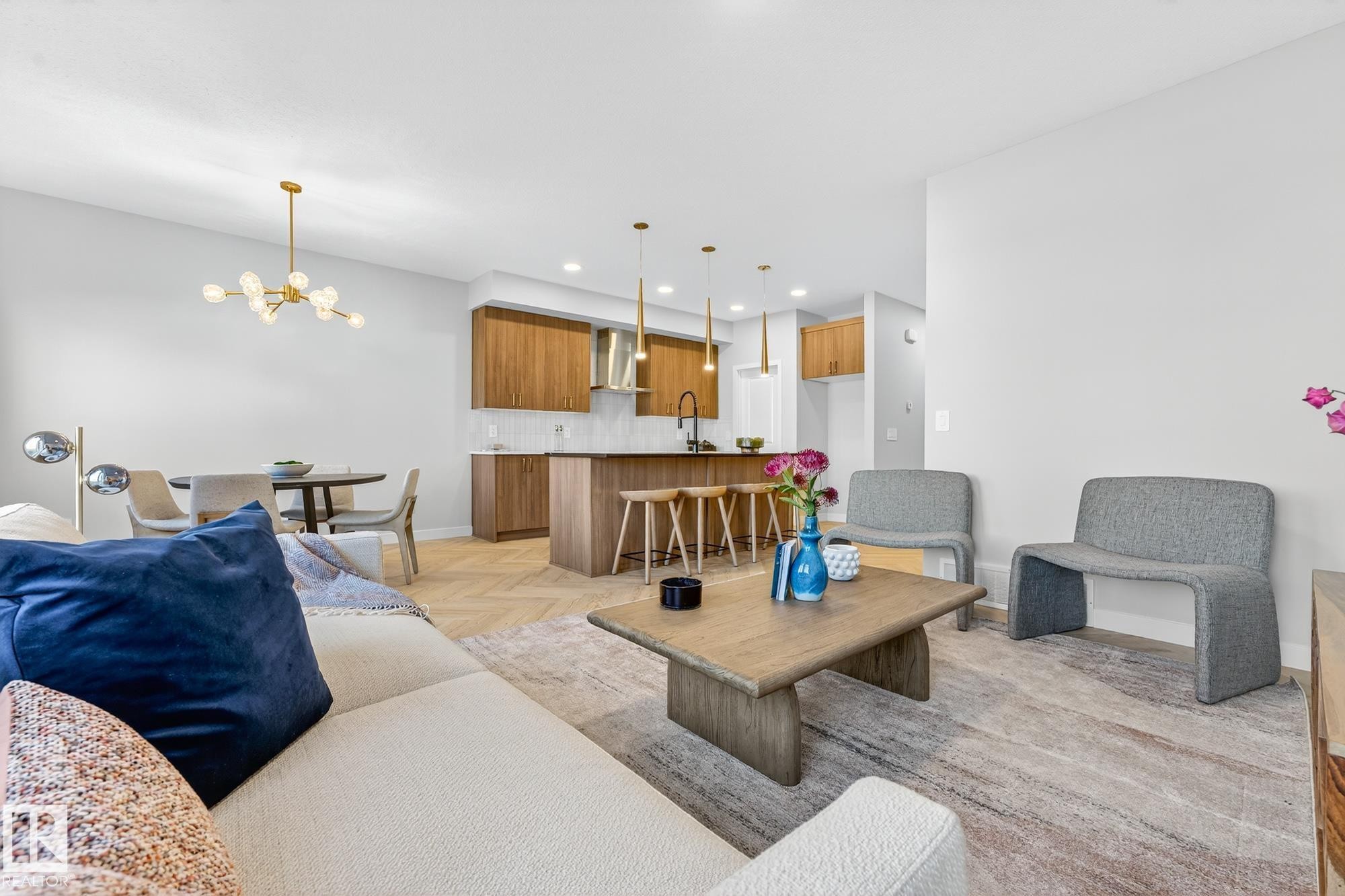 8233 Kiriak Loop, Edmonton, AB - Indoor Photo Showing Living Room