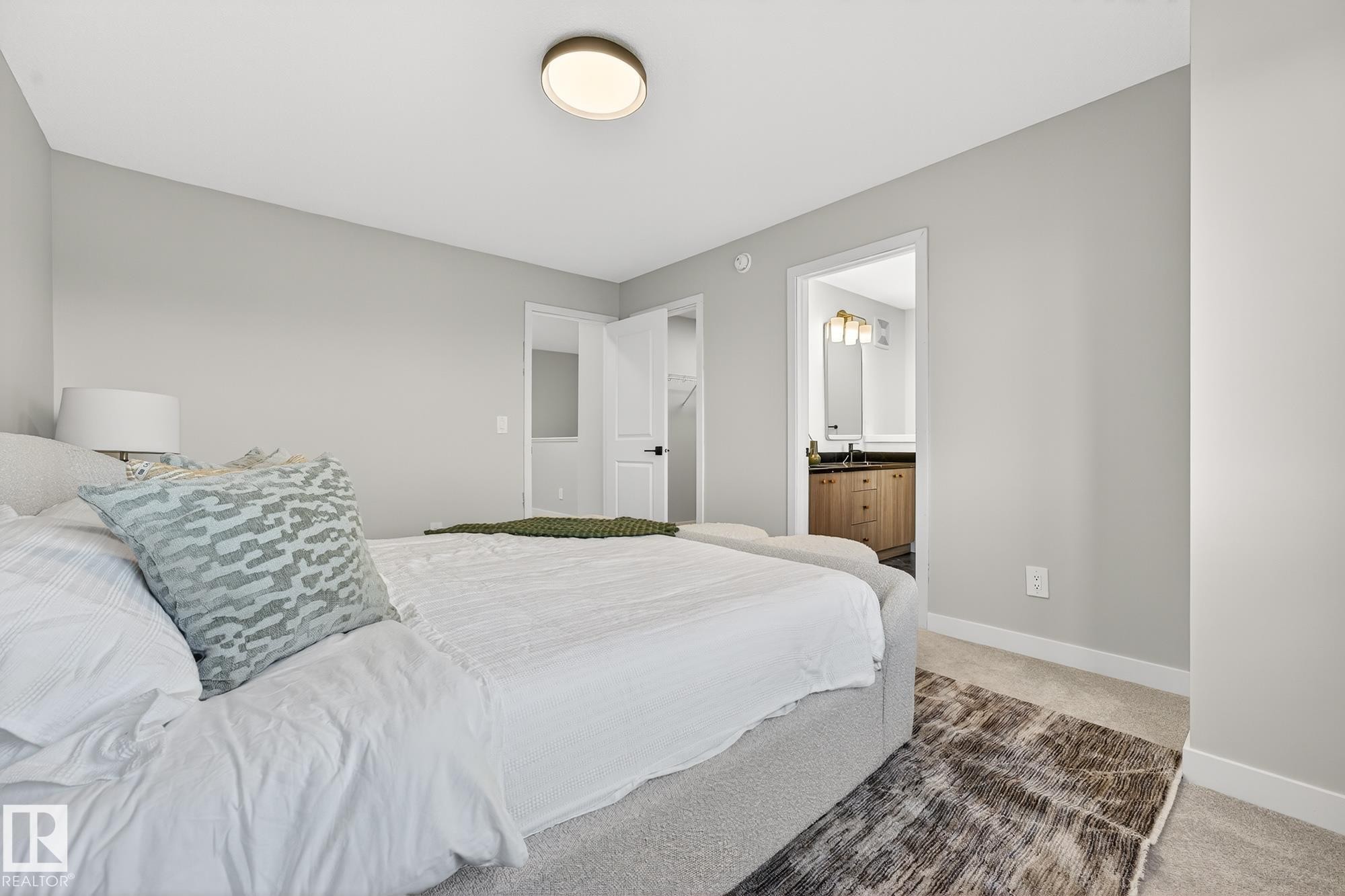8233 Kiriak Loop, Edmonton, AB - Indoor Photo Showing Bedroom