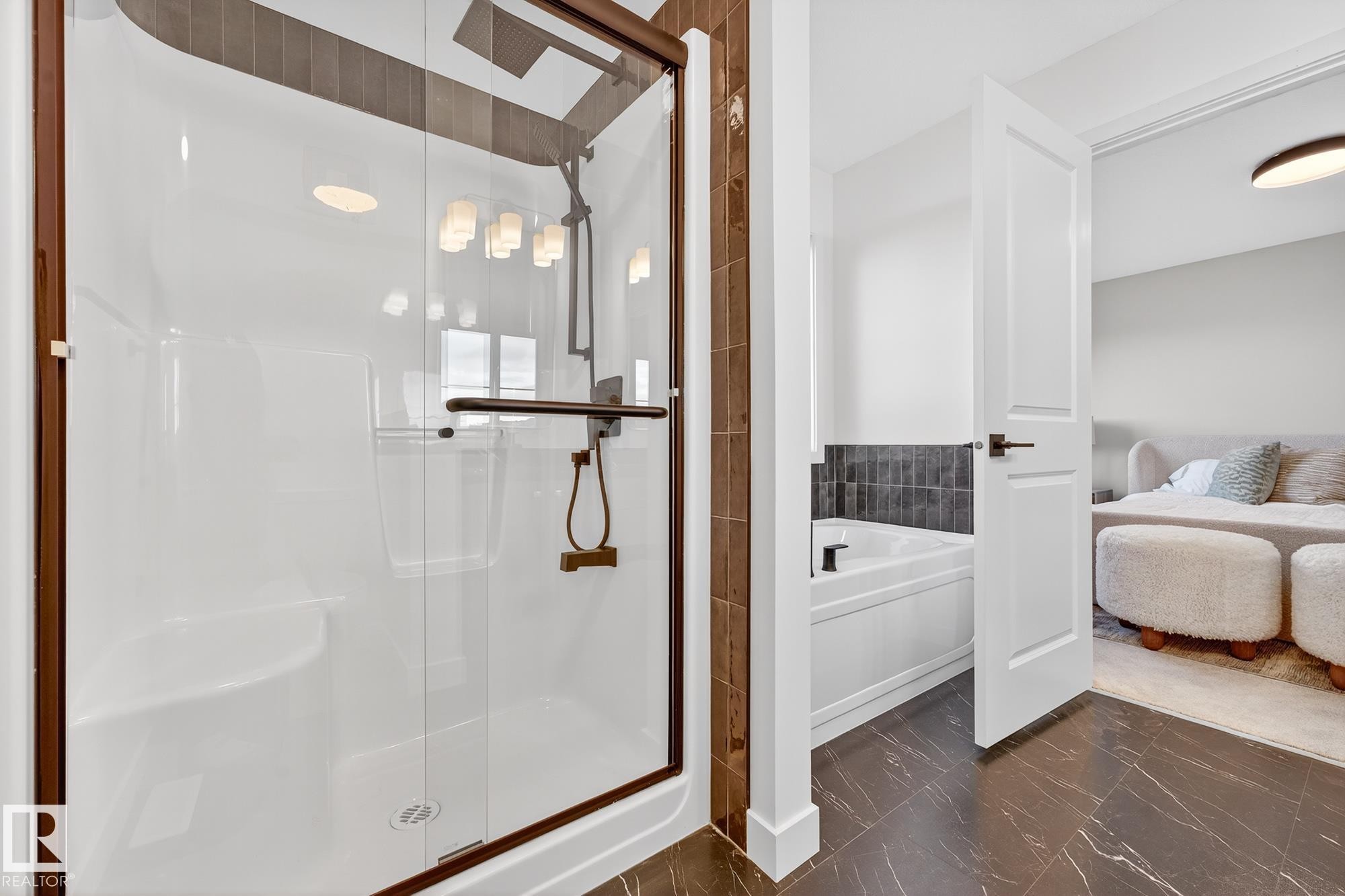 8233 Kiriak Loop, Edmonton, AB - Indoor Photo Showing Bathroom