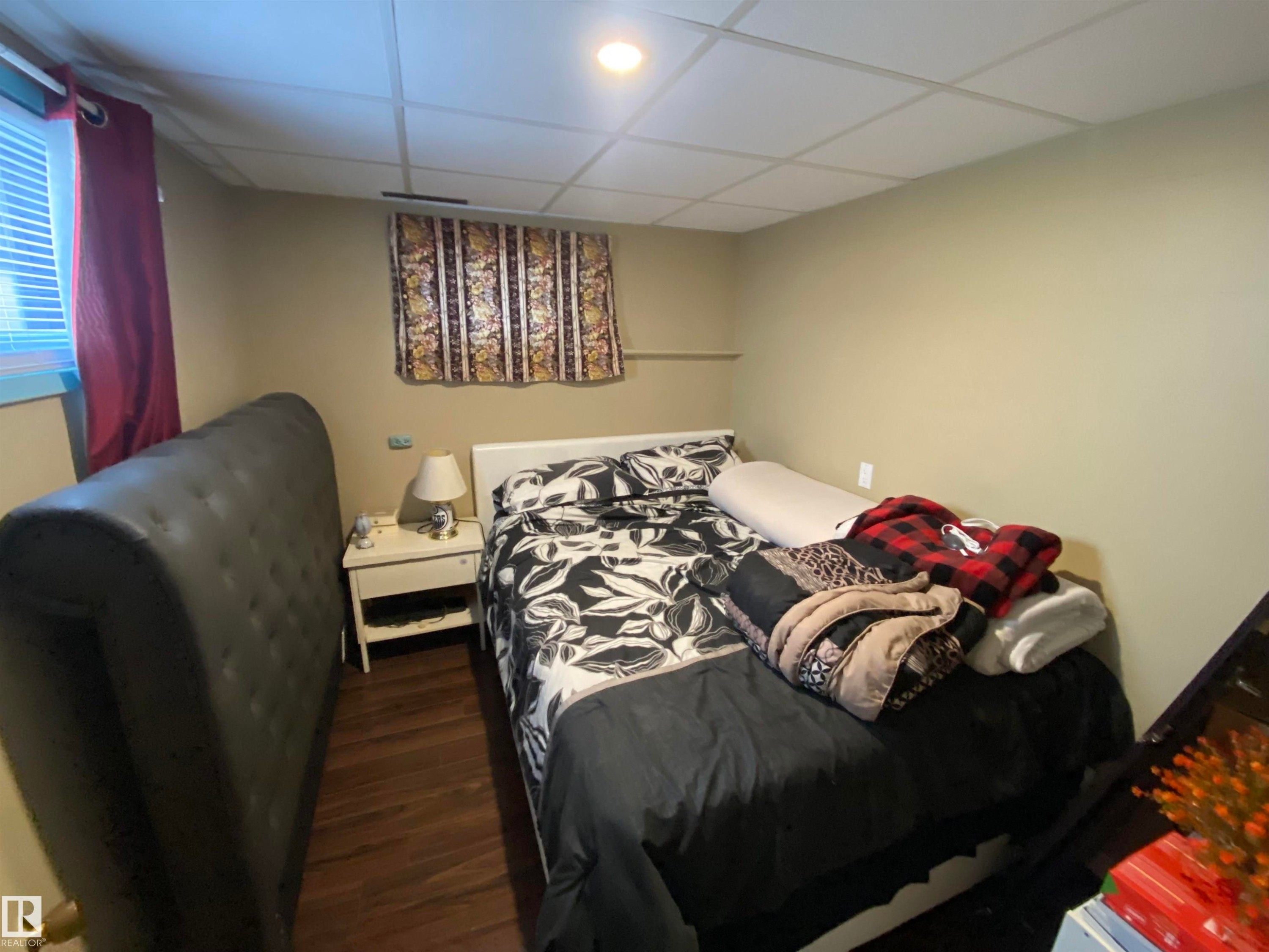 5220 49 Street, Willingdon, AB - Indoor Photo Showing Bedroom