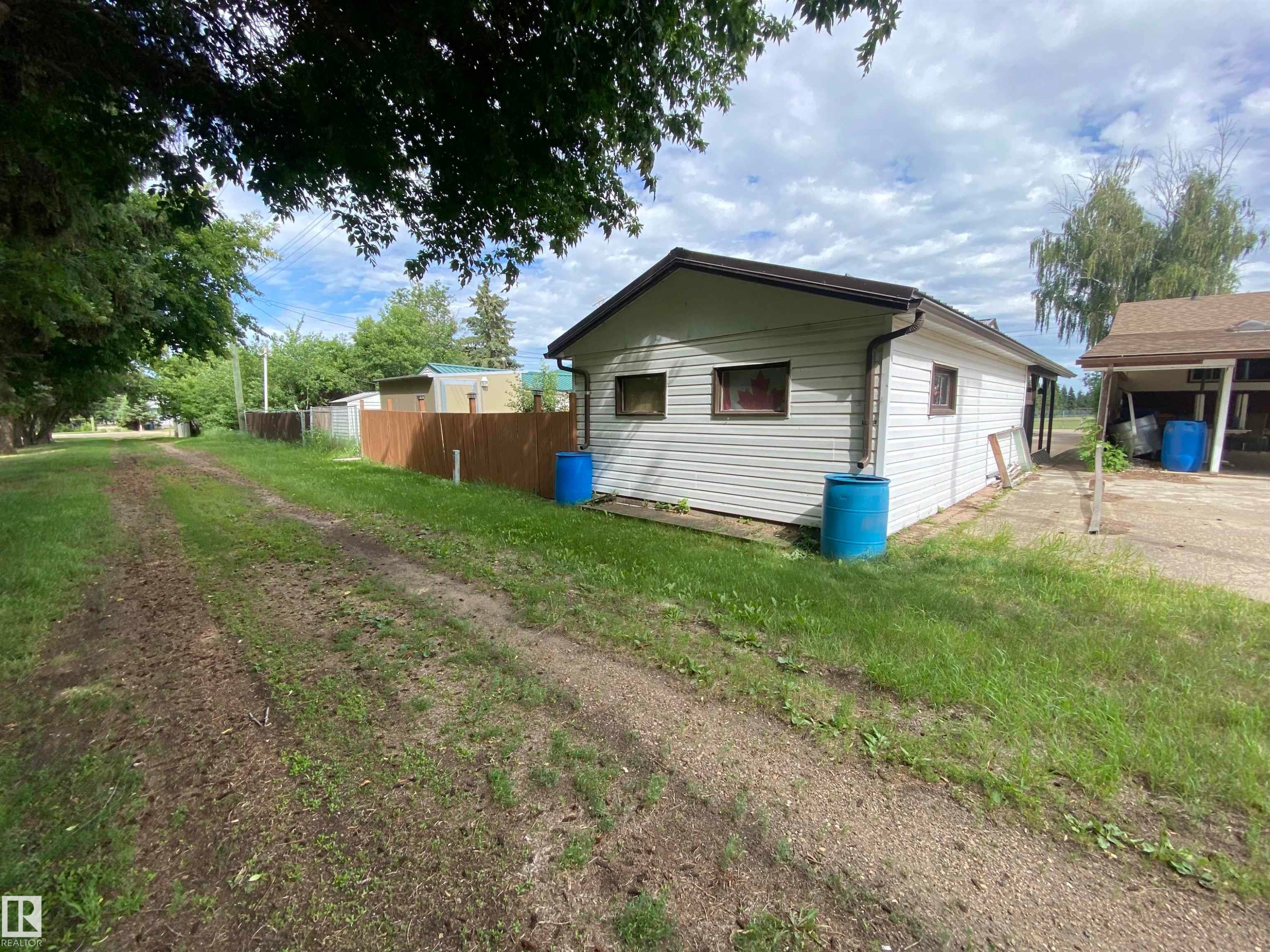 5220 49 Street, Willingdon, AB - Outdoor