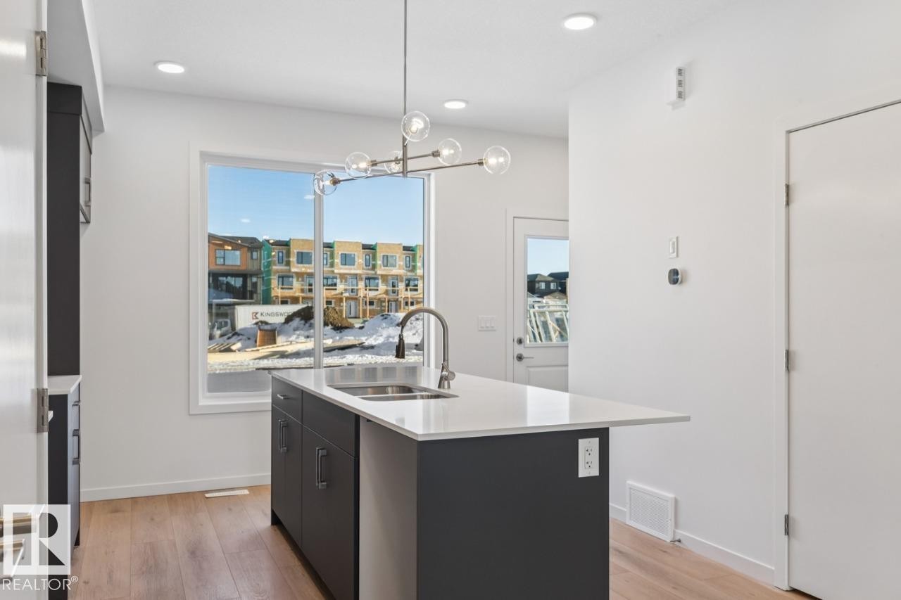 403 30 Street, Edmonton, AB - Indoor Photo Showing Kitchen With Double Sink