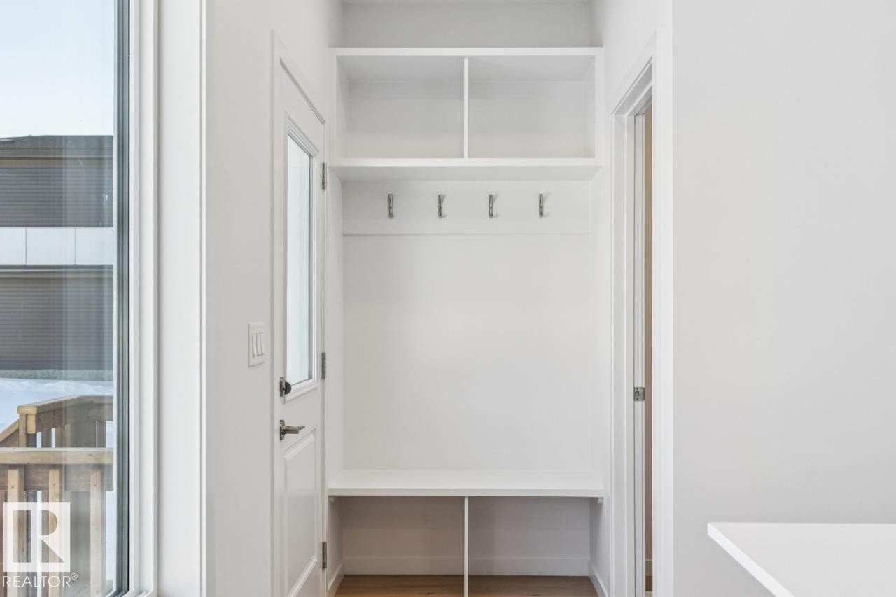 403 30 Street, Edmonton, AB - Indoor Photo Showing Other Room
