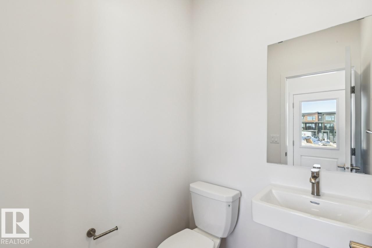 403 30 Street, Edmonton, AB - Indoor Photo Showing Bathroom