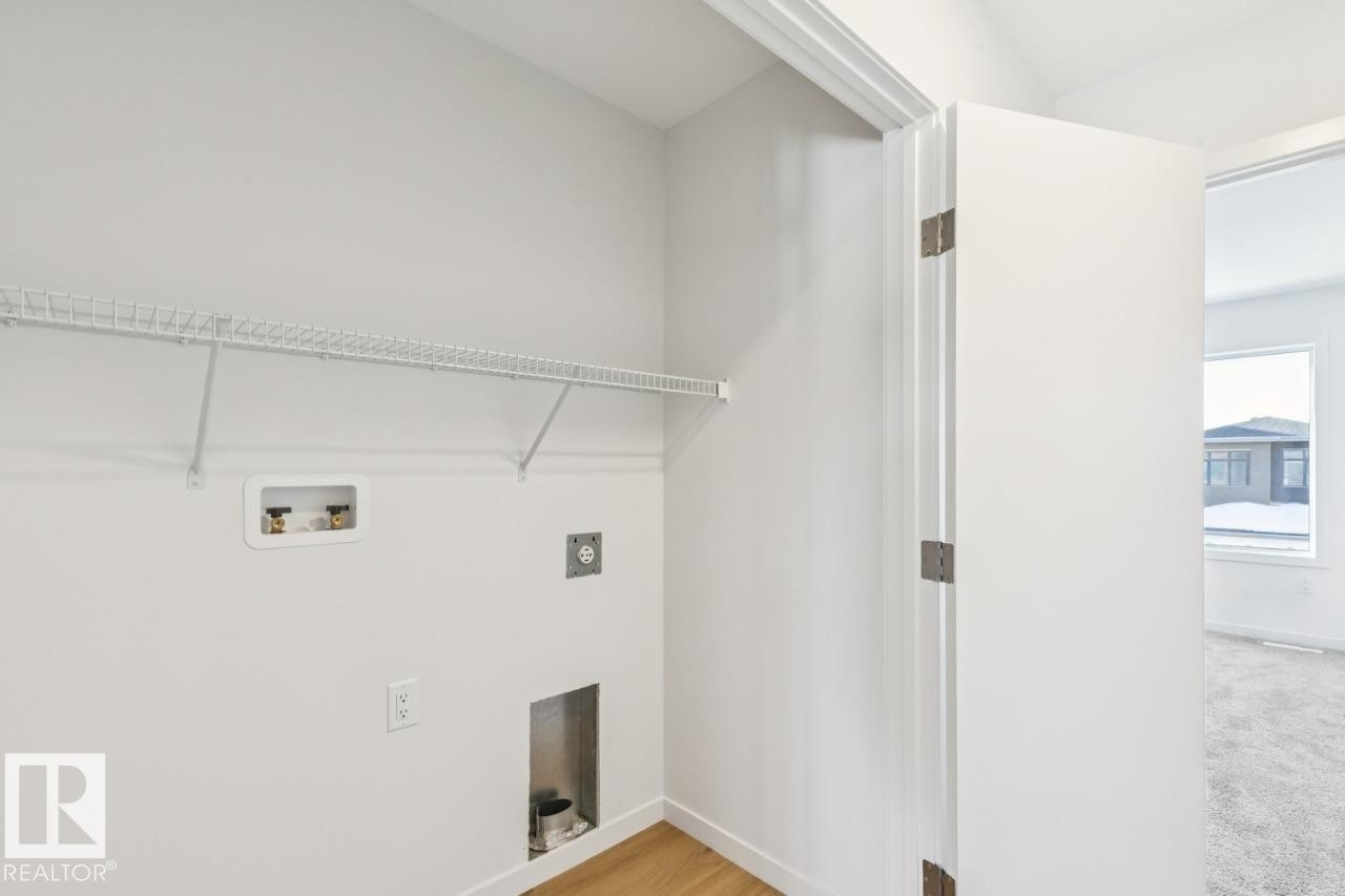 403 30 Street, Edmonton, AB - Indoor With Storage