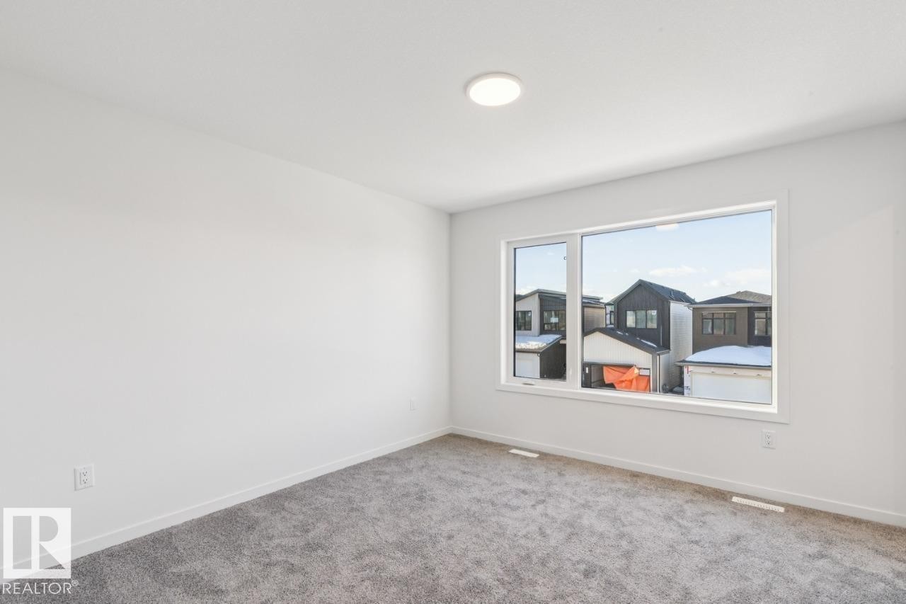 403 30 Street, Edmonton, AB - Indoor Photo Showing Other Room